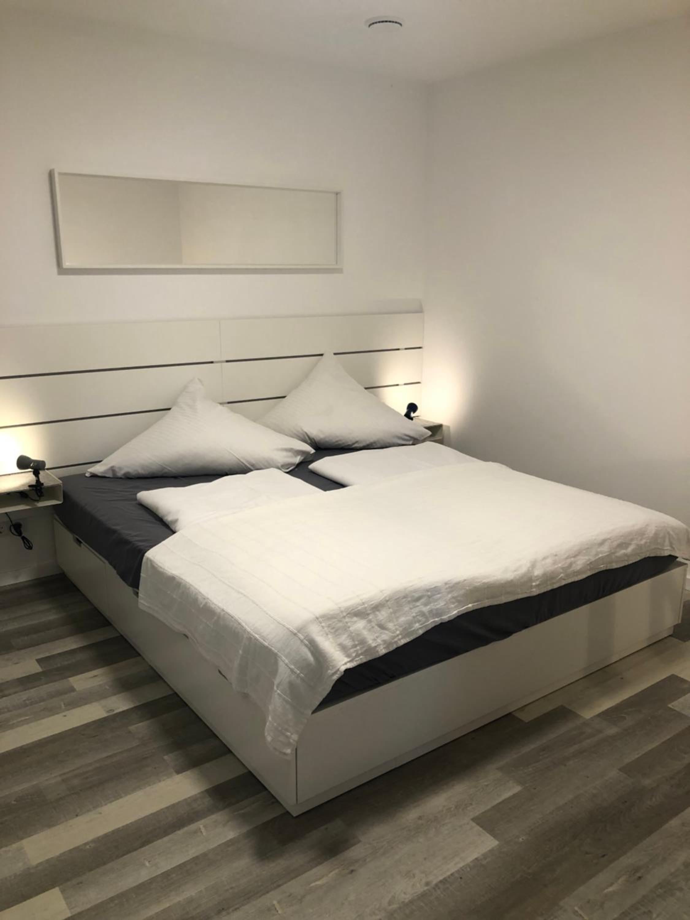 One-Bedroom Apartment - Photo 1