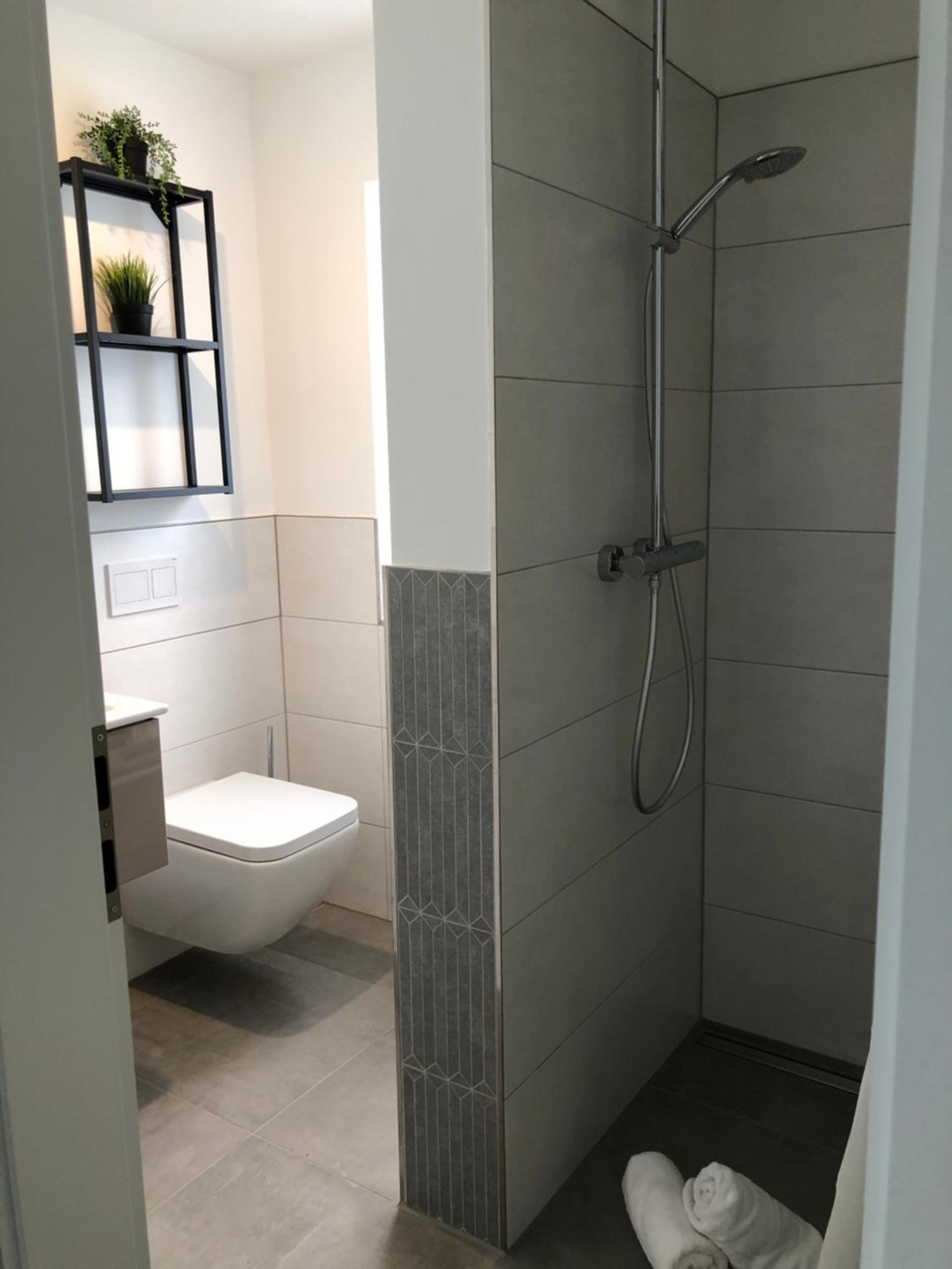One-Bedroom Apartment - Photo 11
