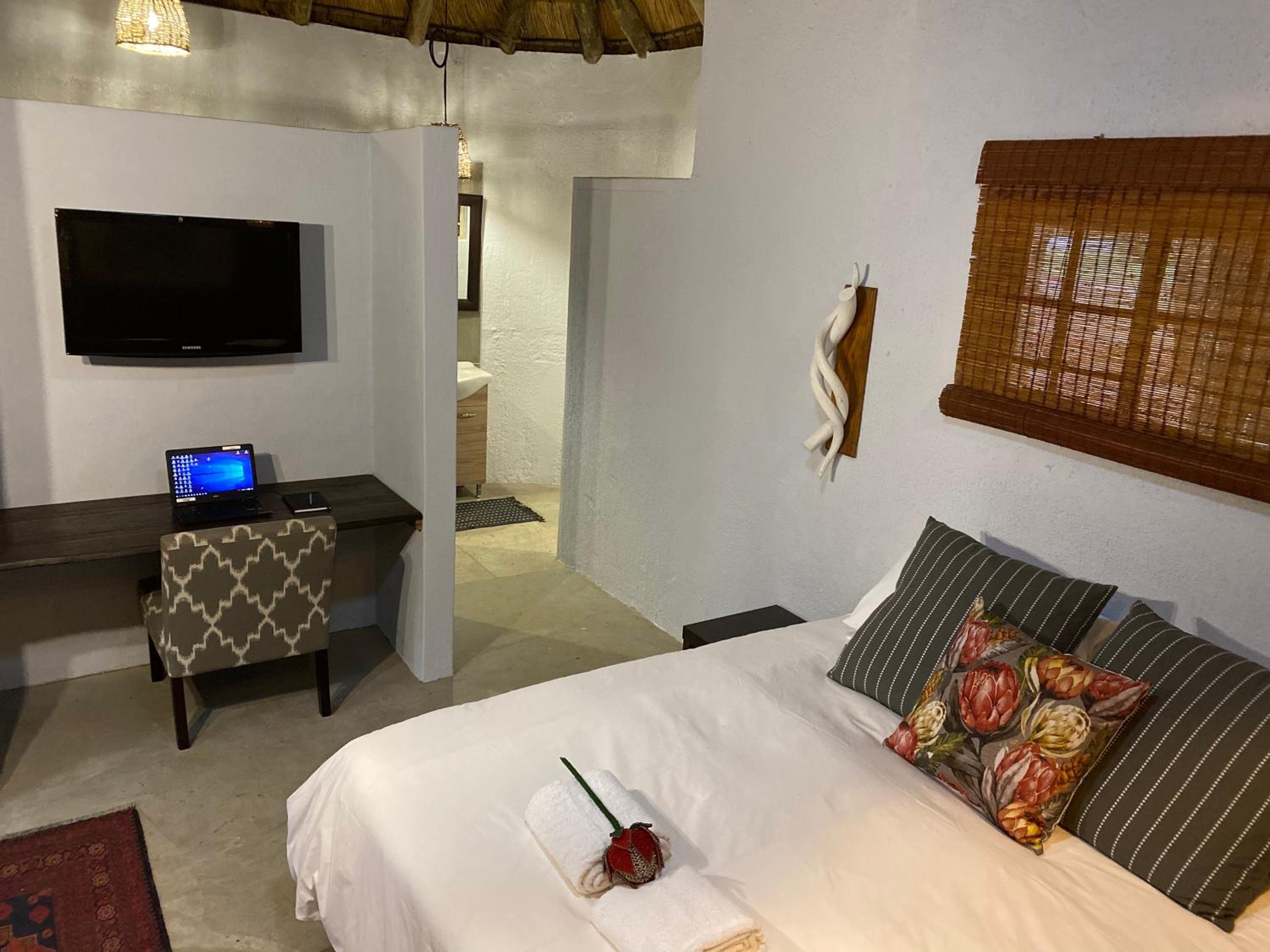 Large Double or Twin Room photo 1