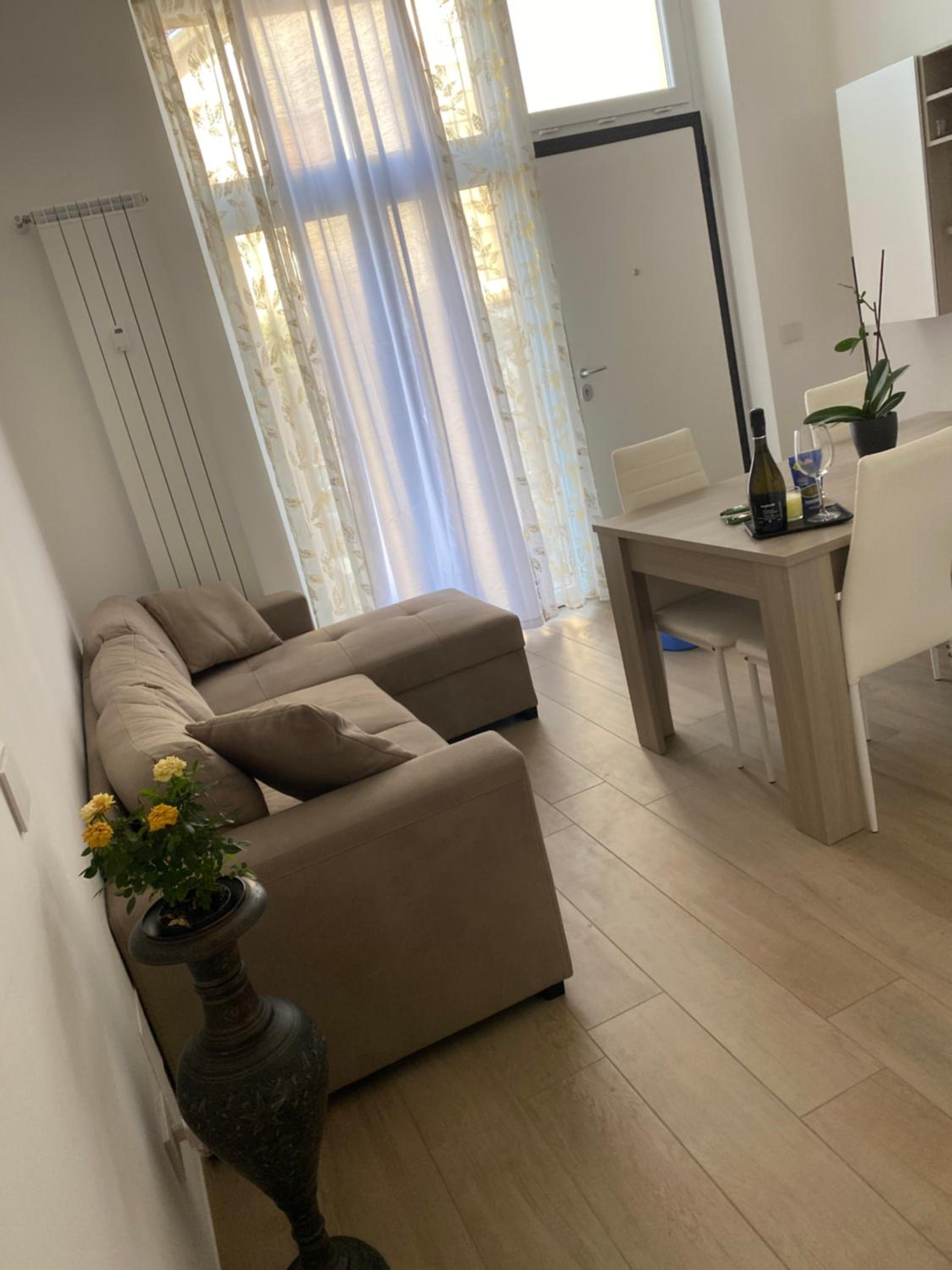 One-Bedroom Apartment - Photo 13