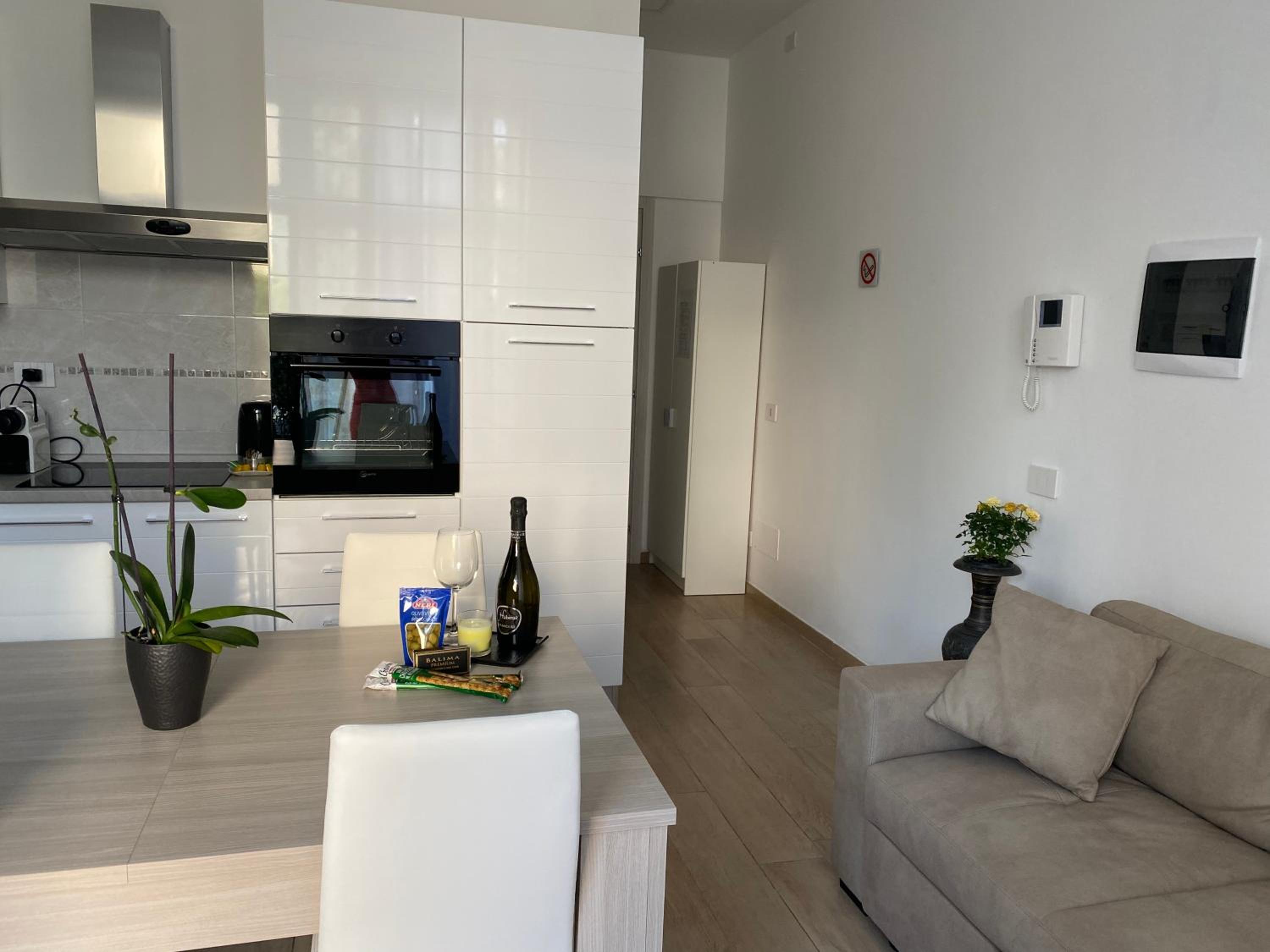 One-Bedroom Apartment - Photo 14