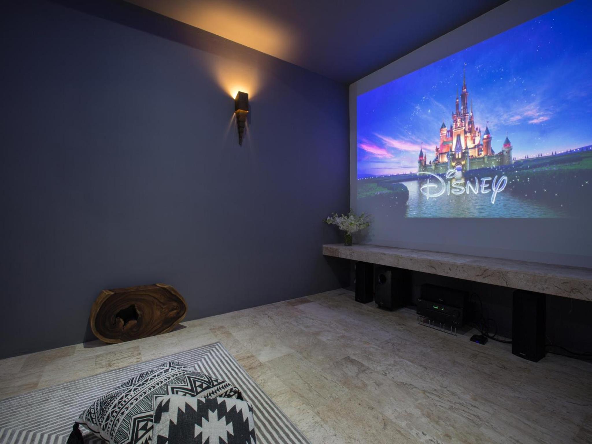 Three-Bedroom Pool Suite with Seaview & Cinema - Photo 2