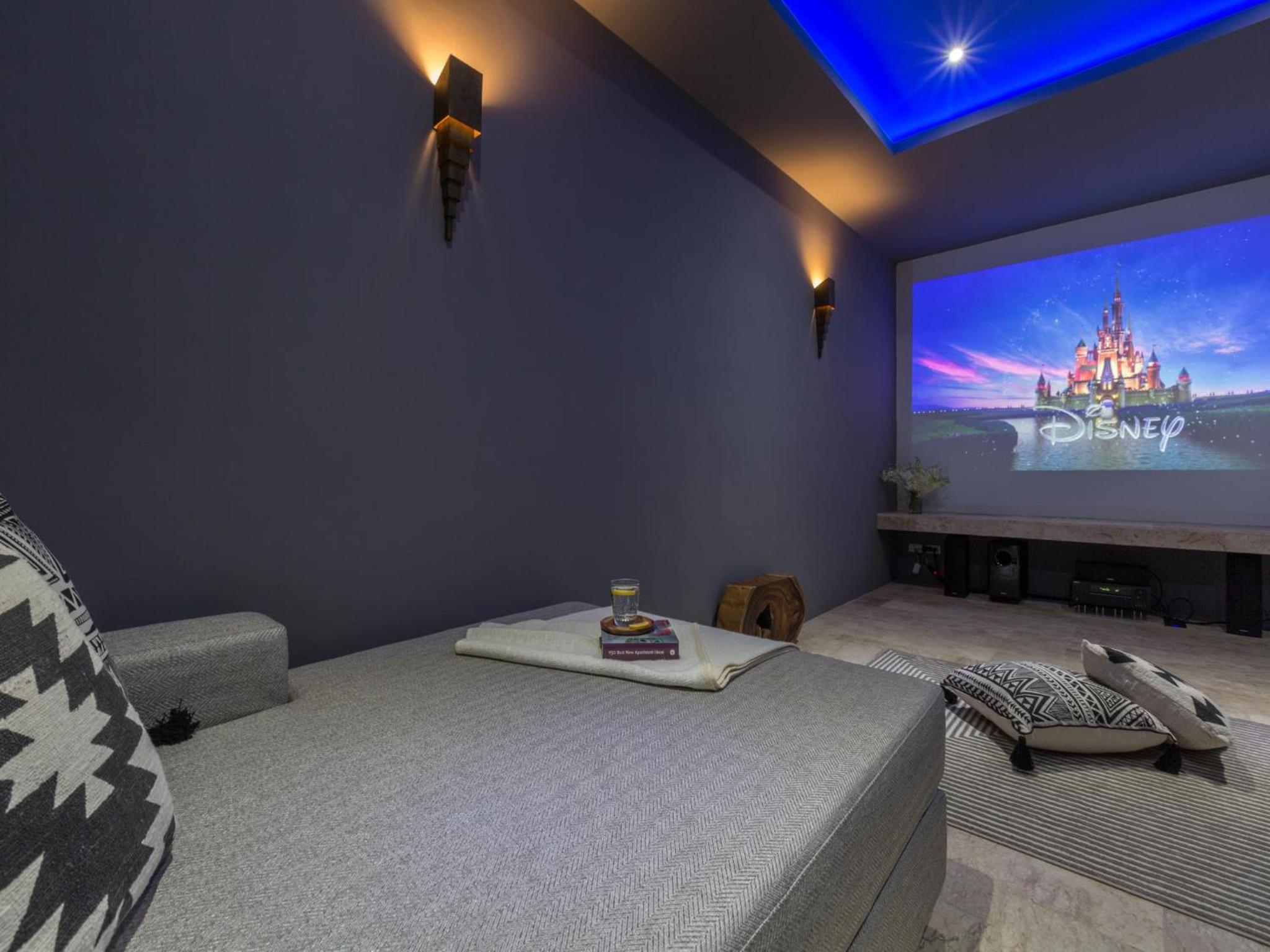 Three-Bedroom Pool Suite with Seaview & Cinema - Photo 1