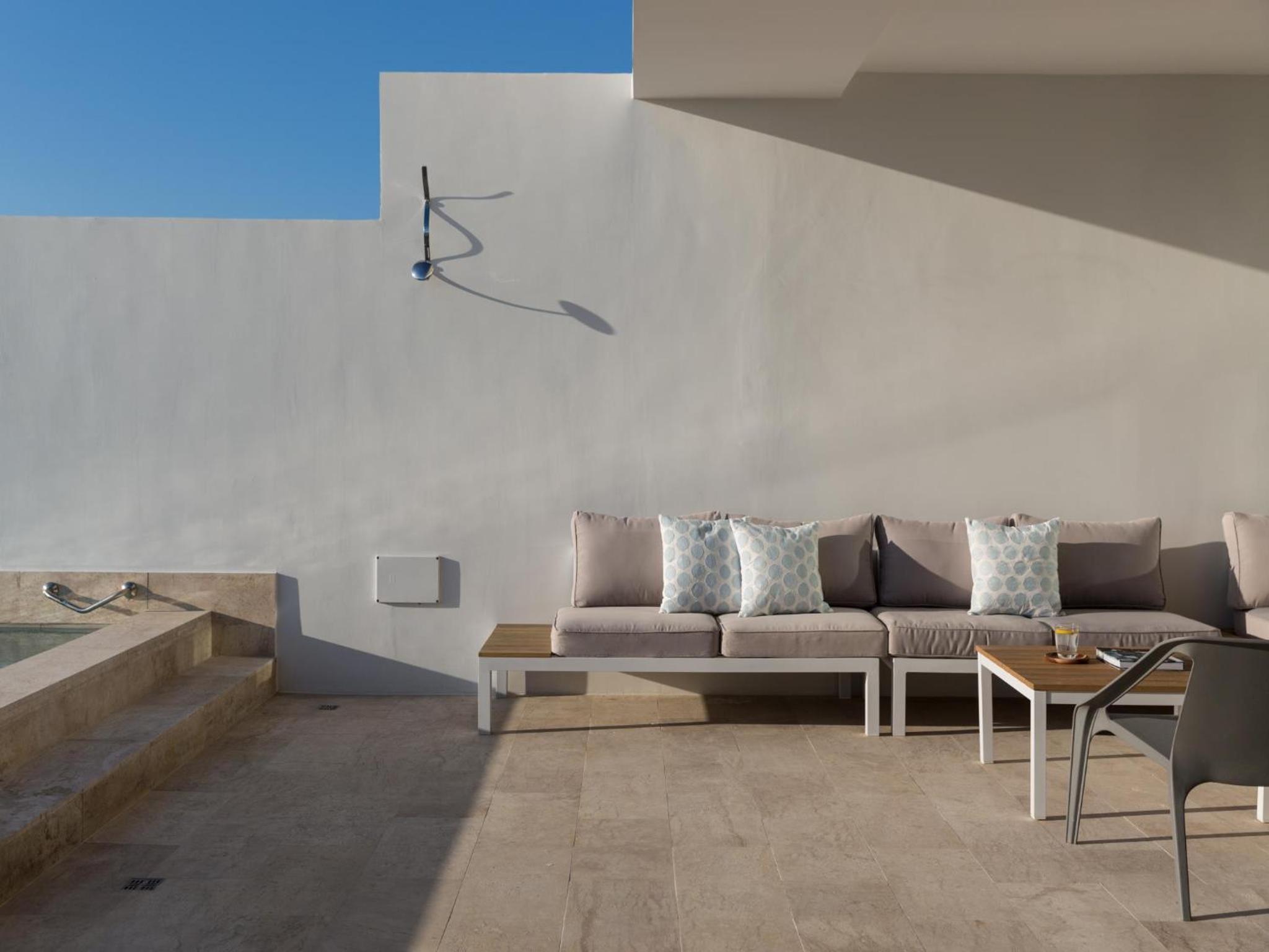 Two-Bedroom Pool Suite with Seaview & Cinema - Photo 14