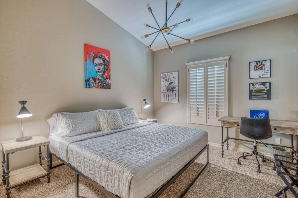 Three-Bedroom House photo 2