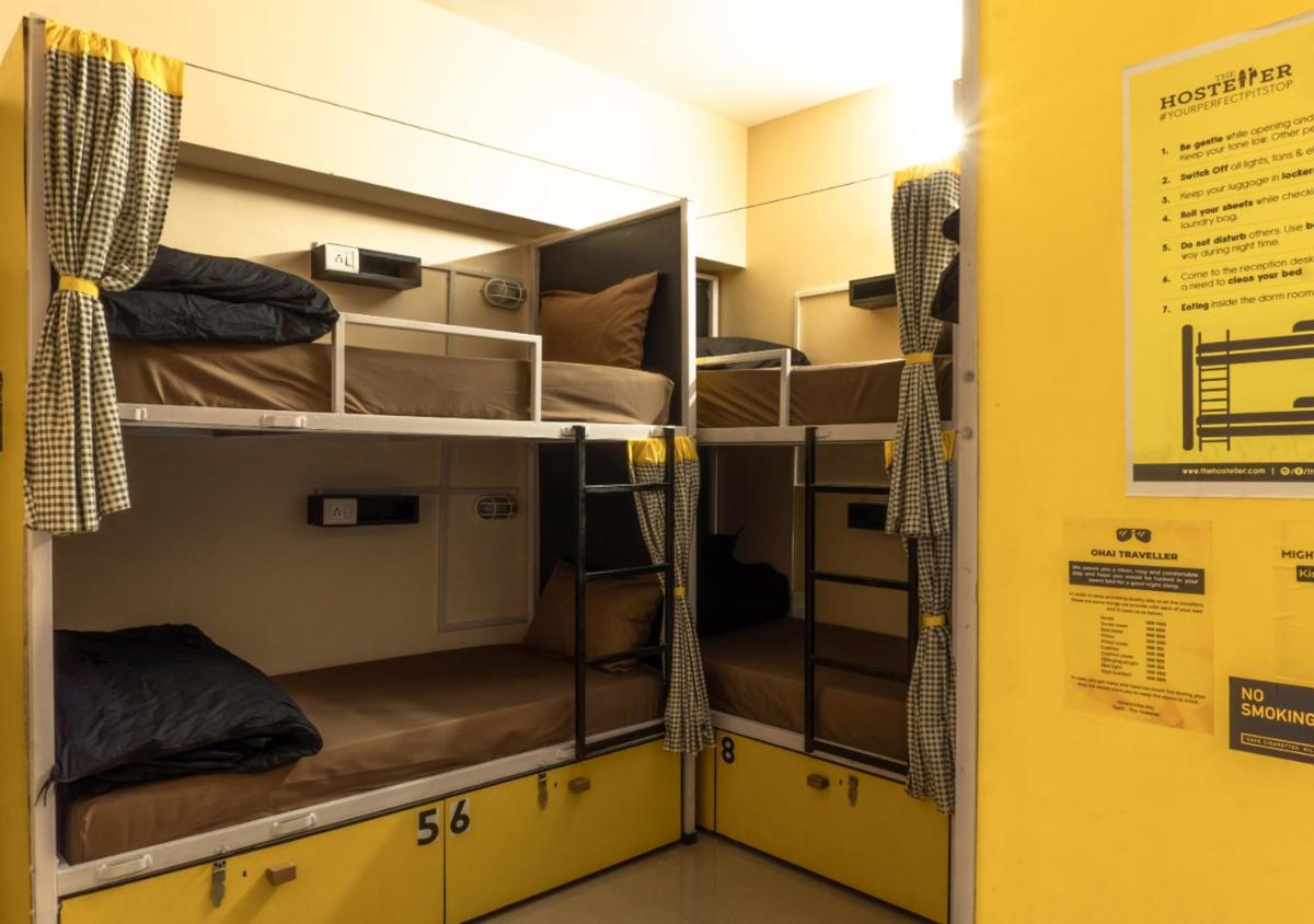 Bed in 8-Bed Mixed Dormitory Room with Mountain View photo 1