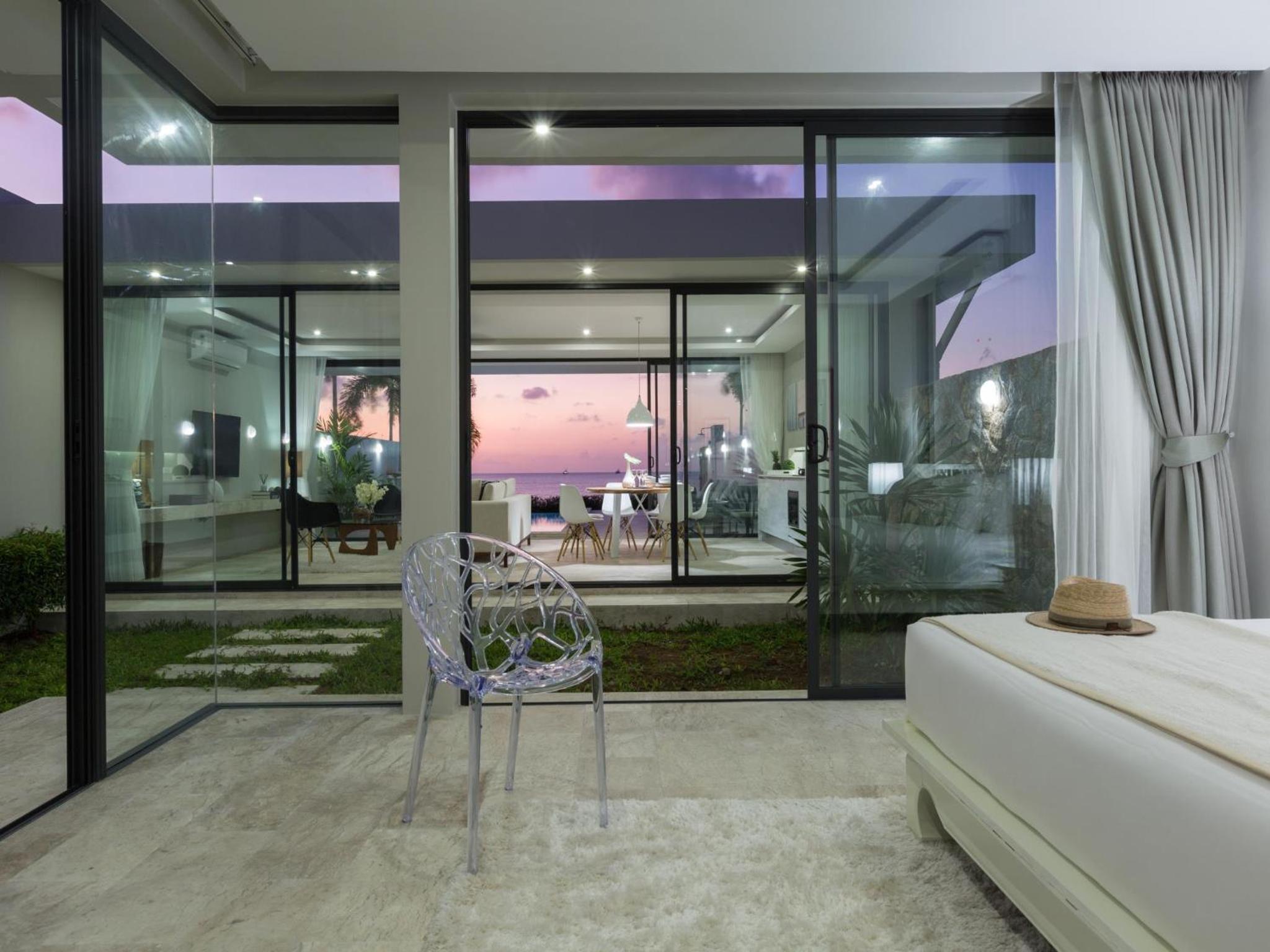 Two-Bedroom Beachfront Villa with Private Pool - Photo 38