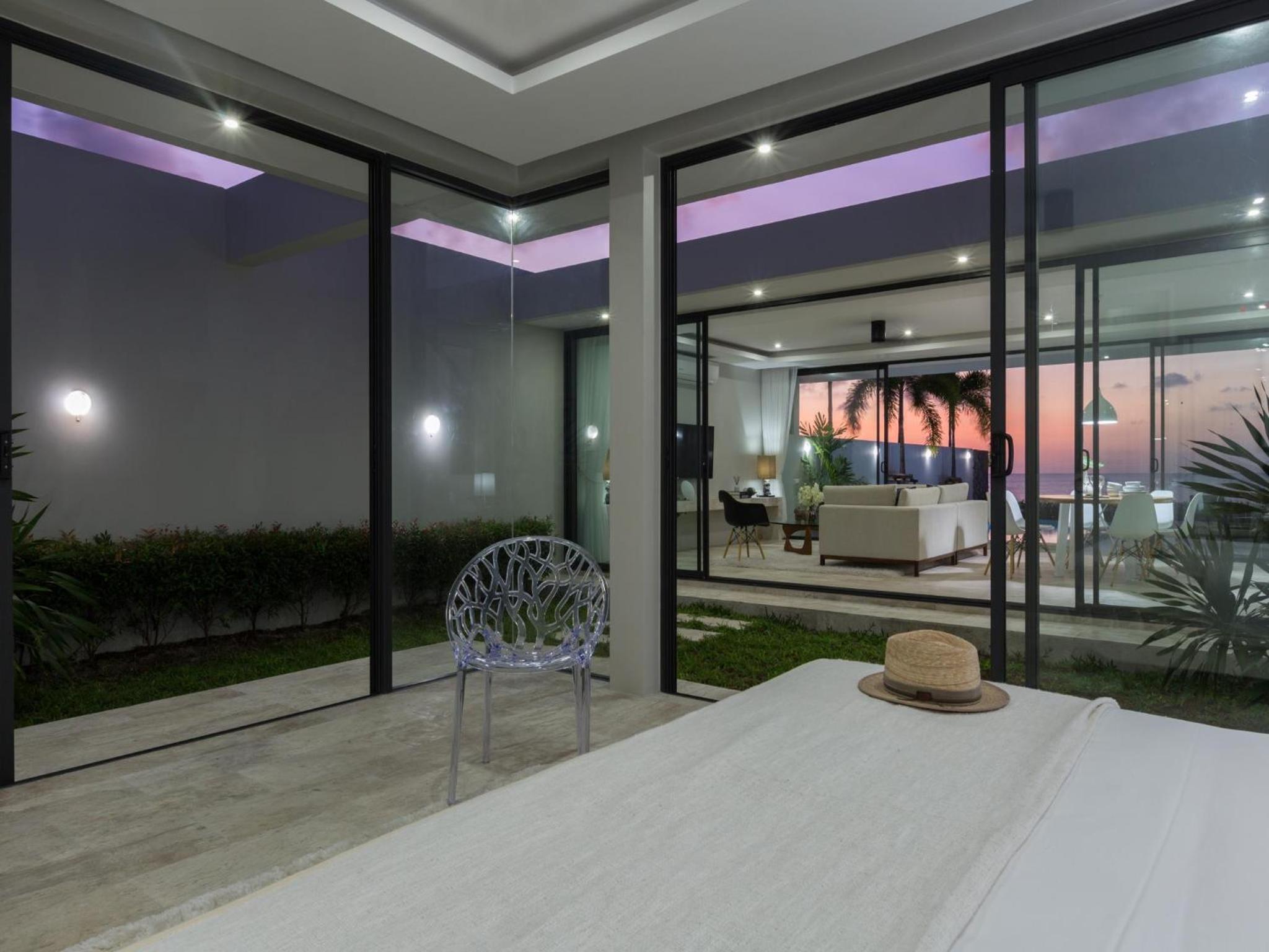 Two-Bedroom Beachfront Villa with Private Pool - Photo 18