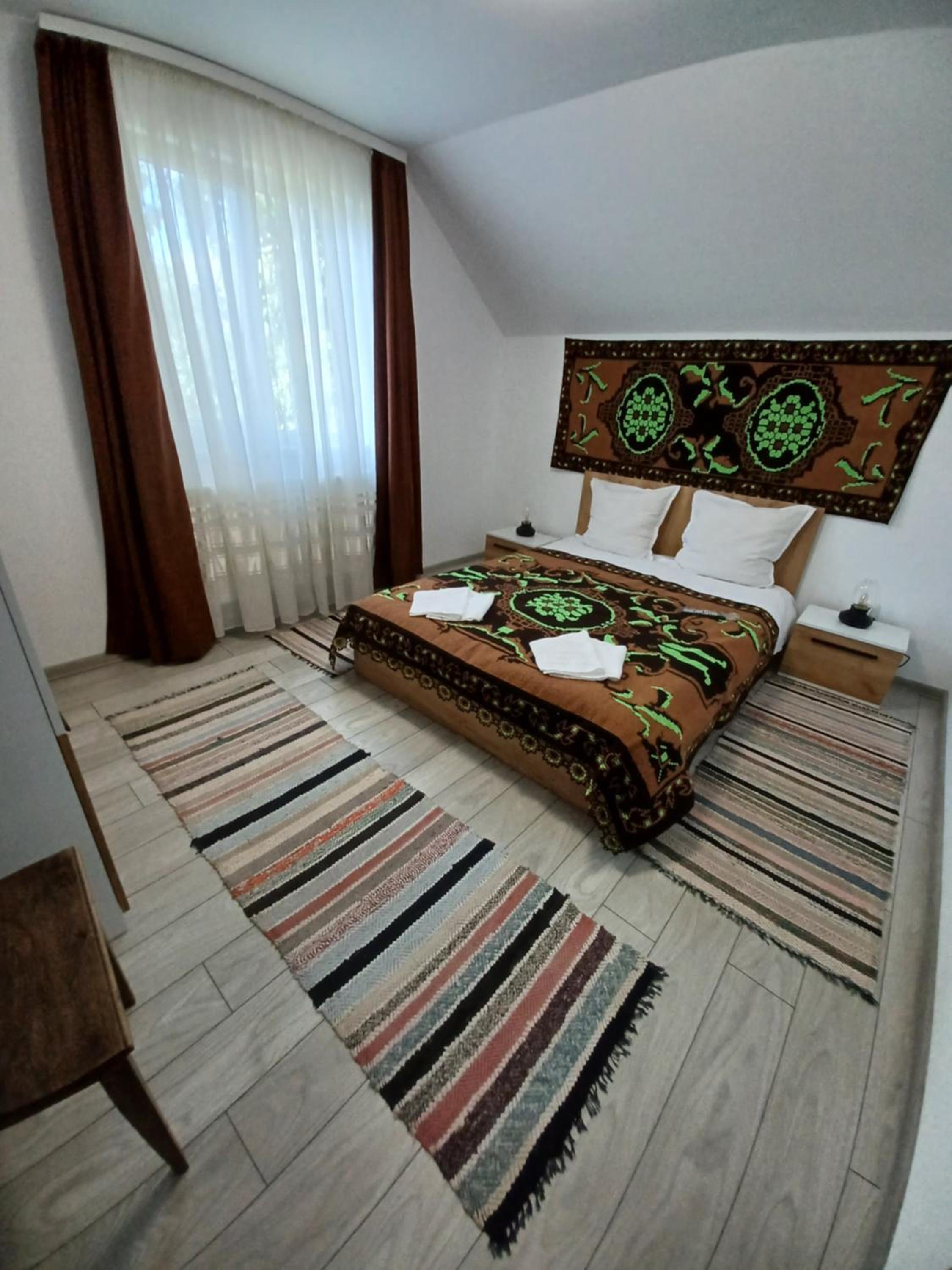 Two-Bedroom Apartment - Photo 2