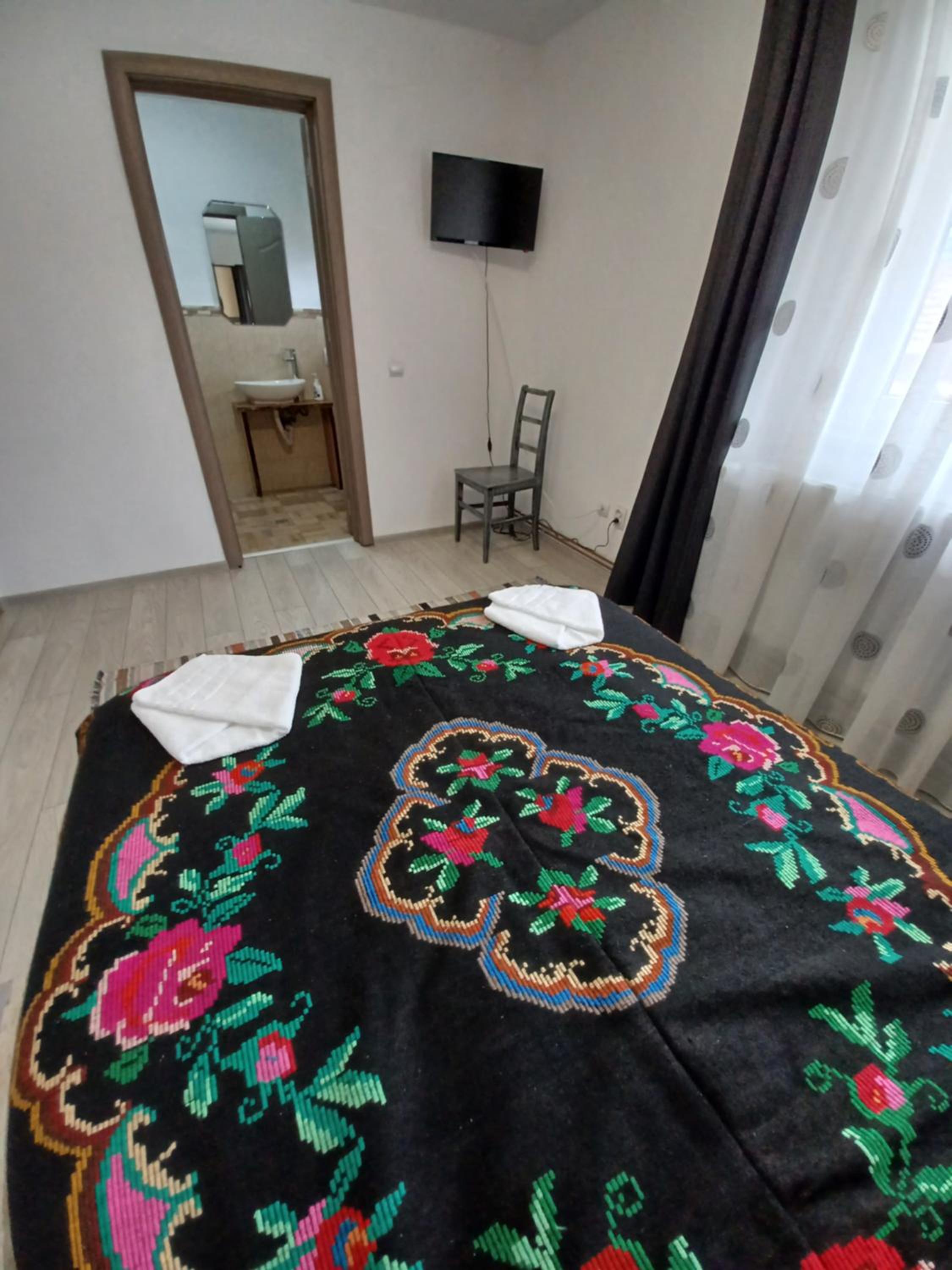 Double Room - Photo 2