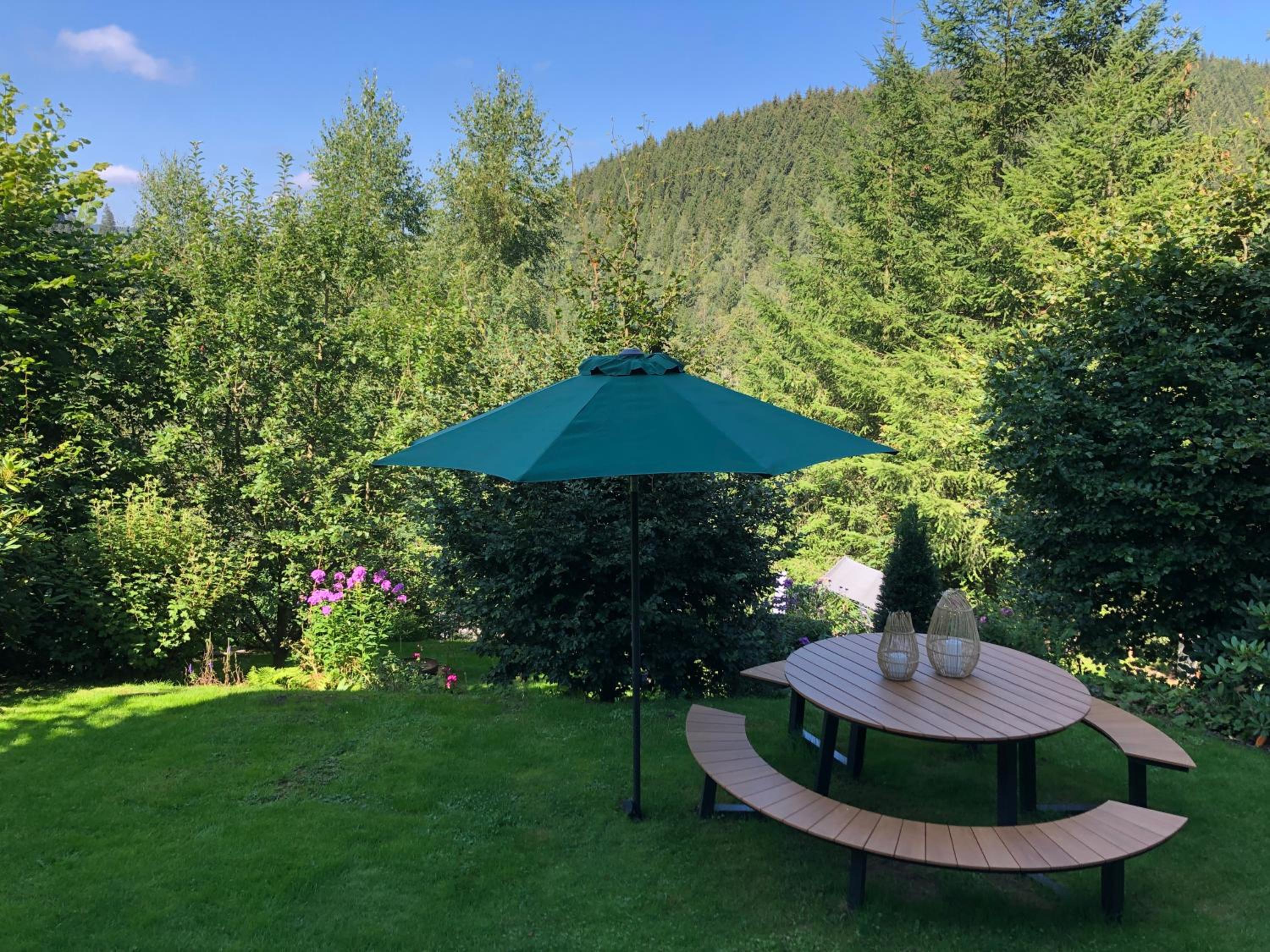 One-Bedroom Apartment with View photo 2