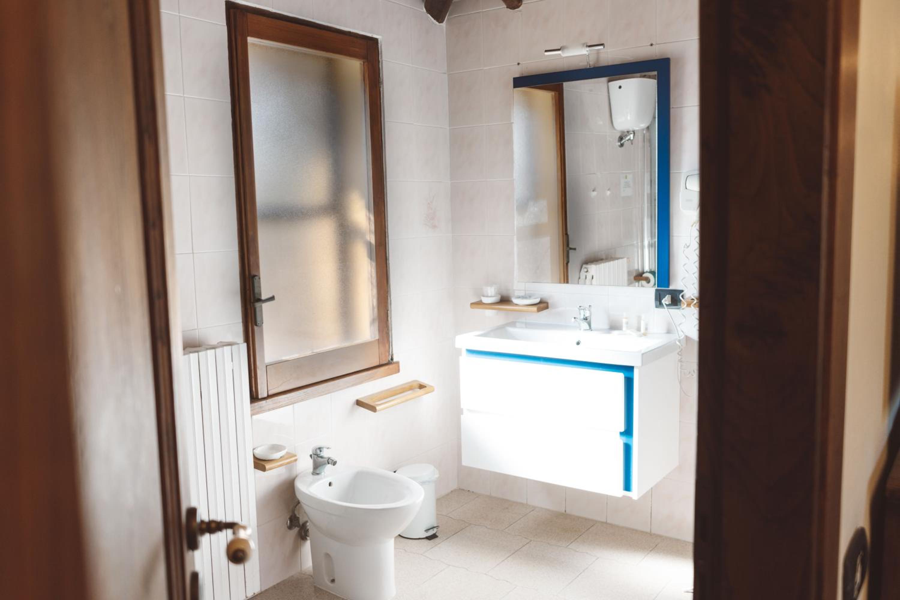 Triple Room - Photo 13