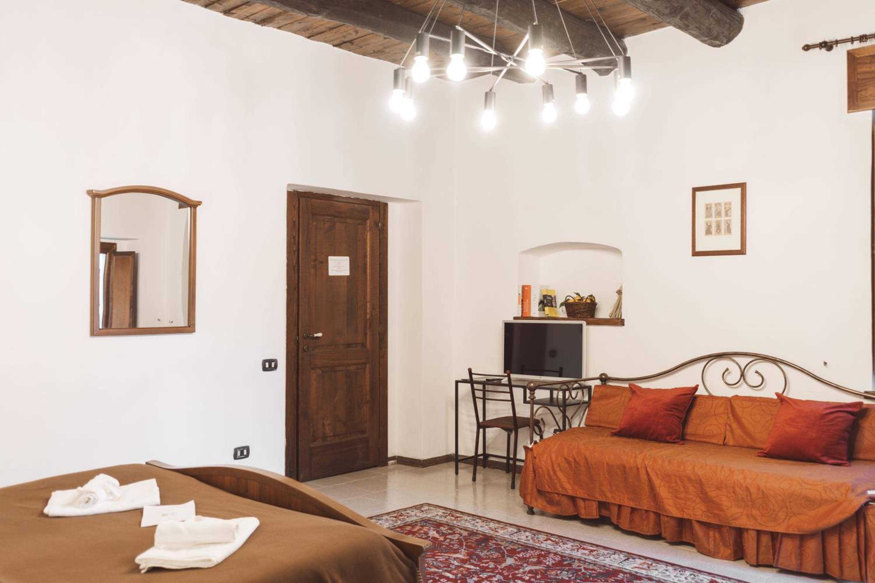 Triple Room - Photo 8