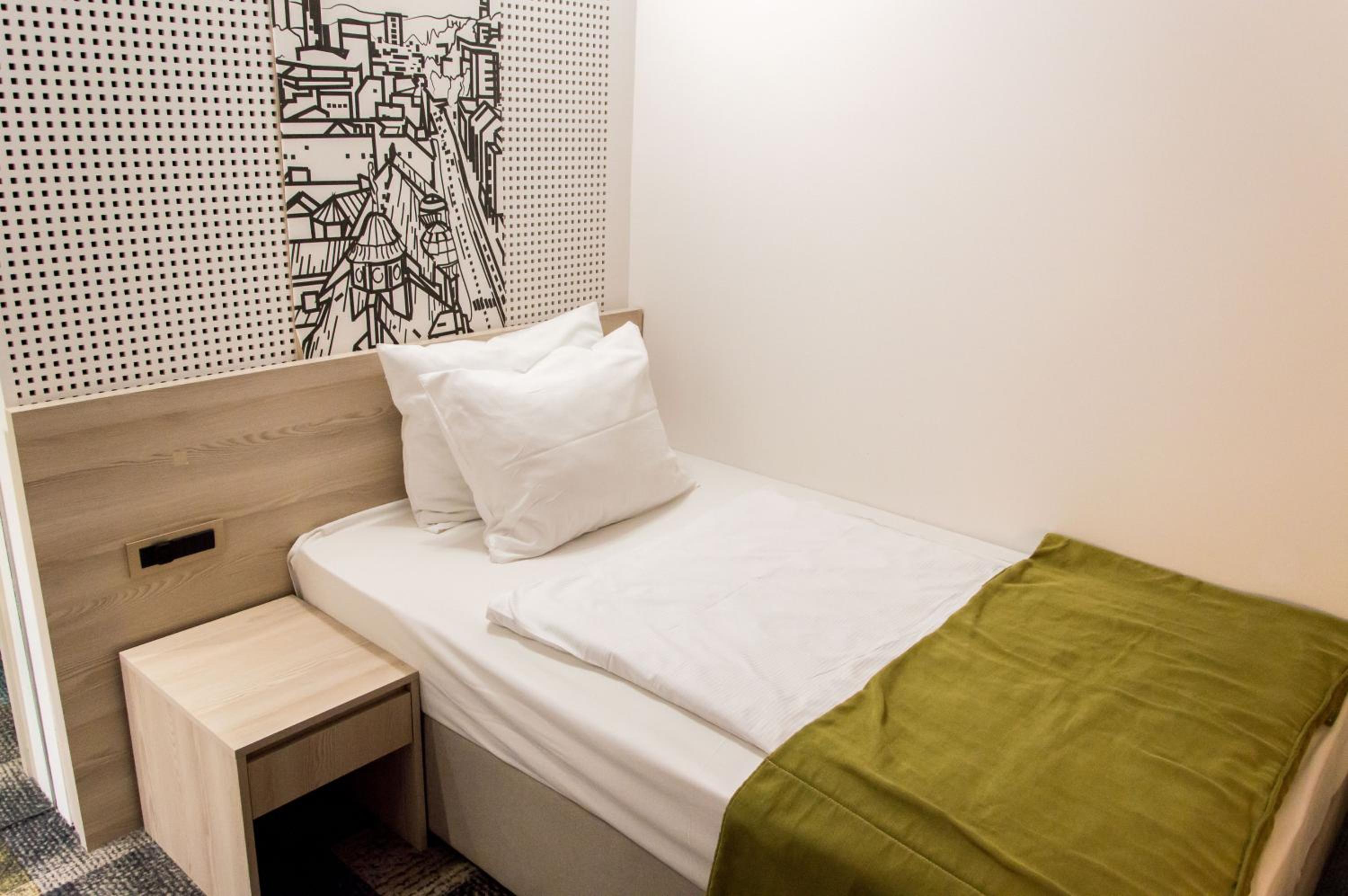 Budget Double Room photo 3
