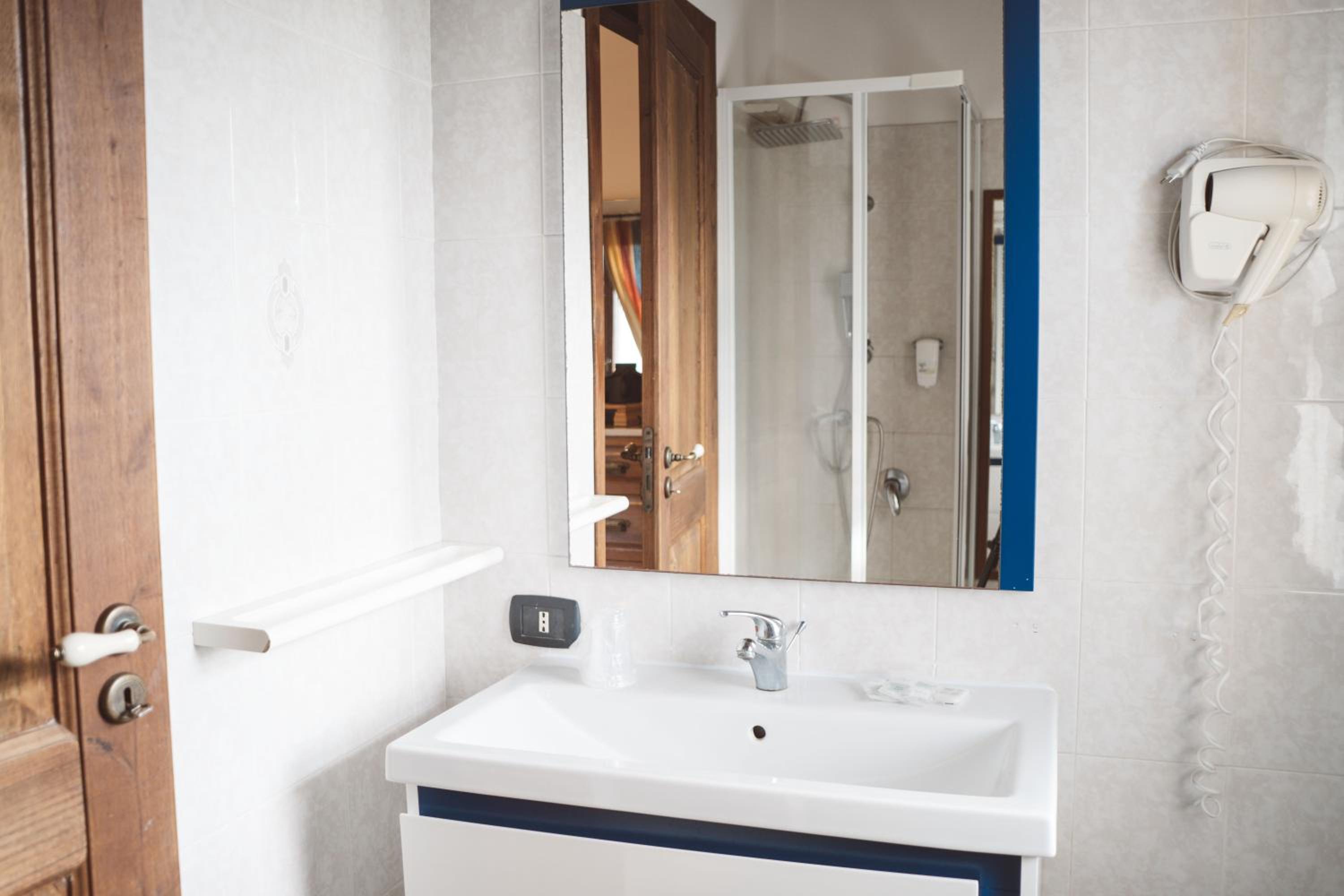 Triple Room - Photo 10