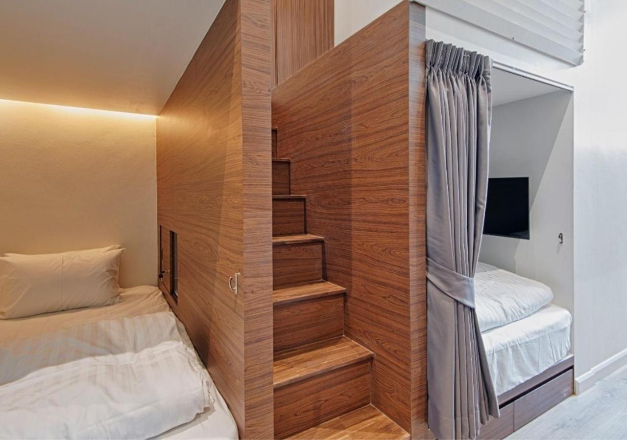 Bed in 8-Bed Mixed Dormitory Room