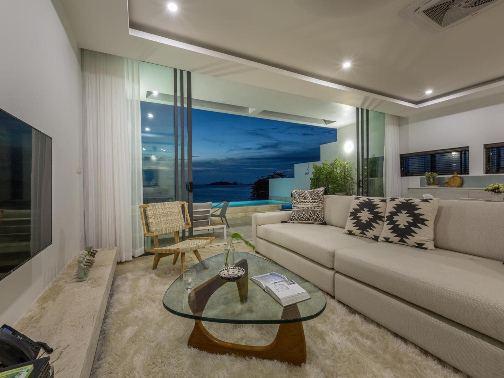 Penthouse Two Bedroom - Photo 11
