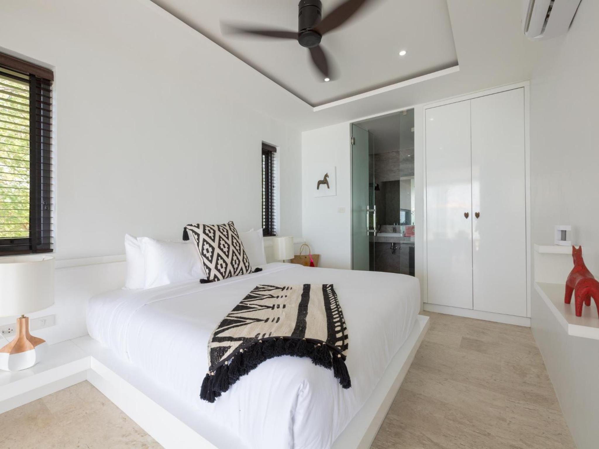 Two-Bedroom Pool Suite with Seaview & Cinema - Photo 21