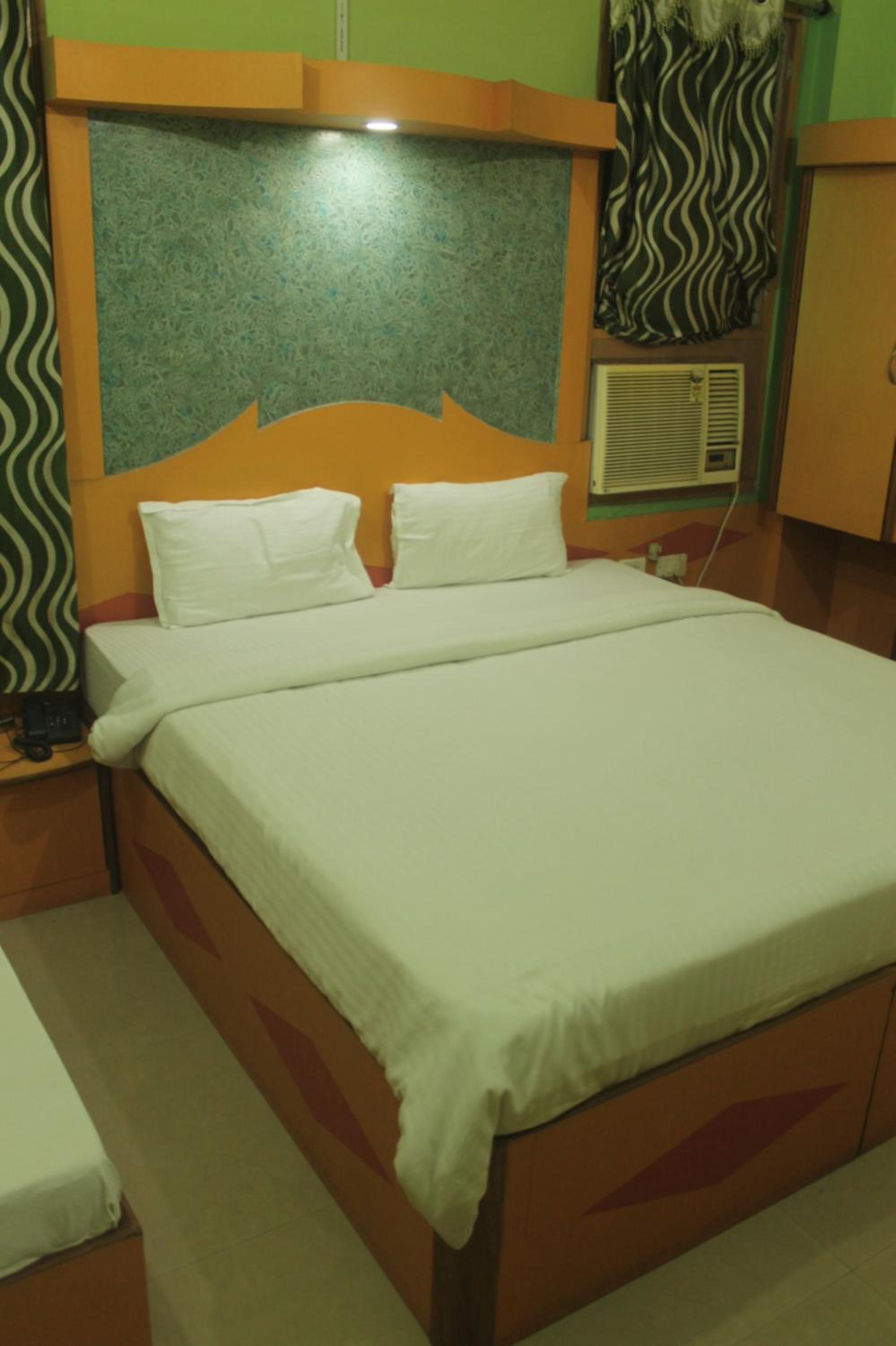 Budget Double Room - Photo 5