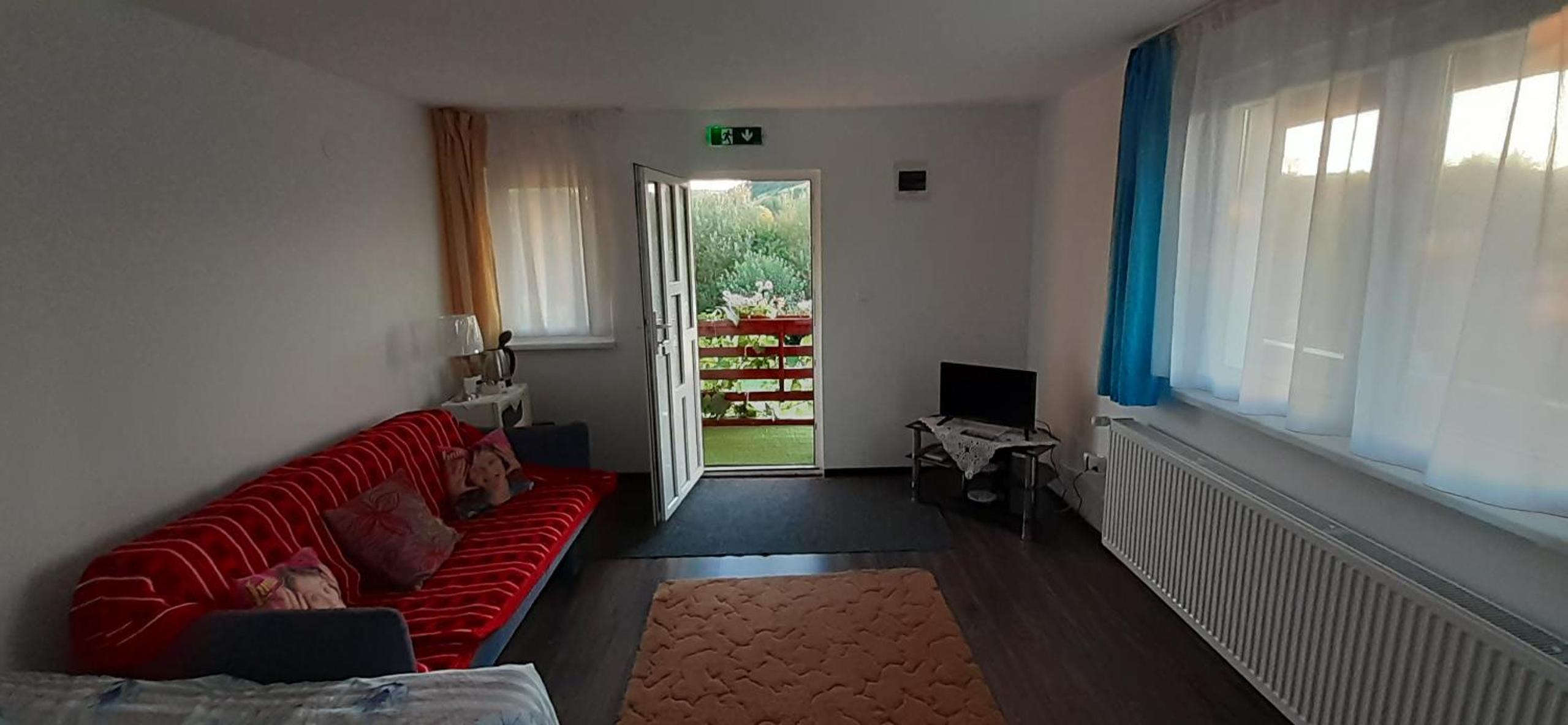 Family Room with Garden View photo 3