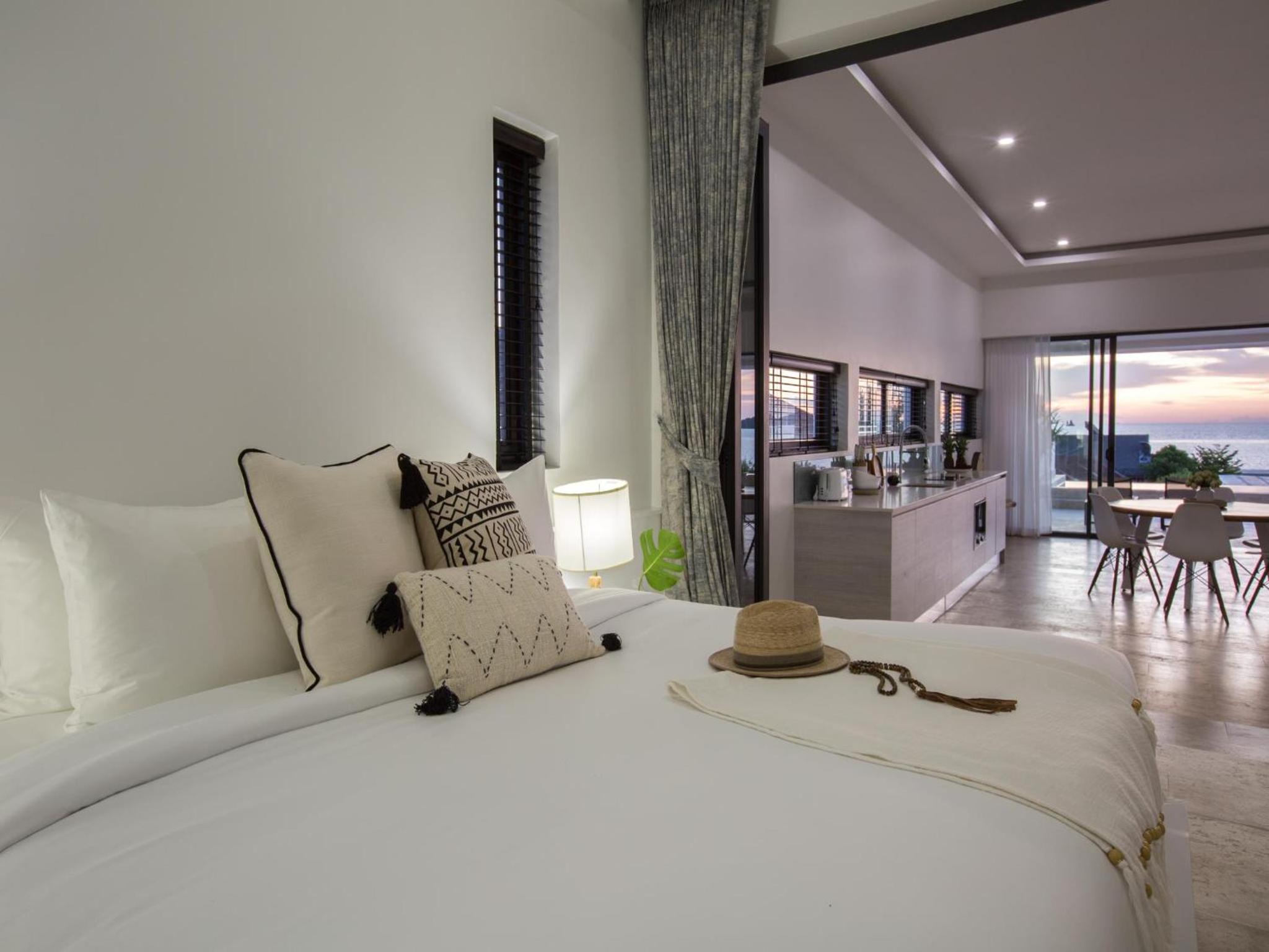 Three-Bedroom Pool Suite with Seaview & Cinema - Photo 17