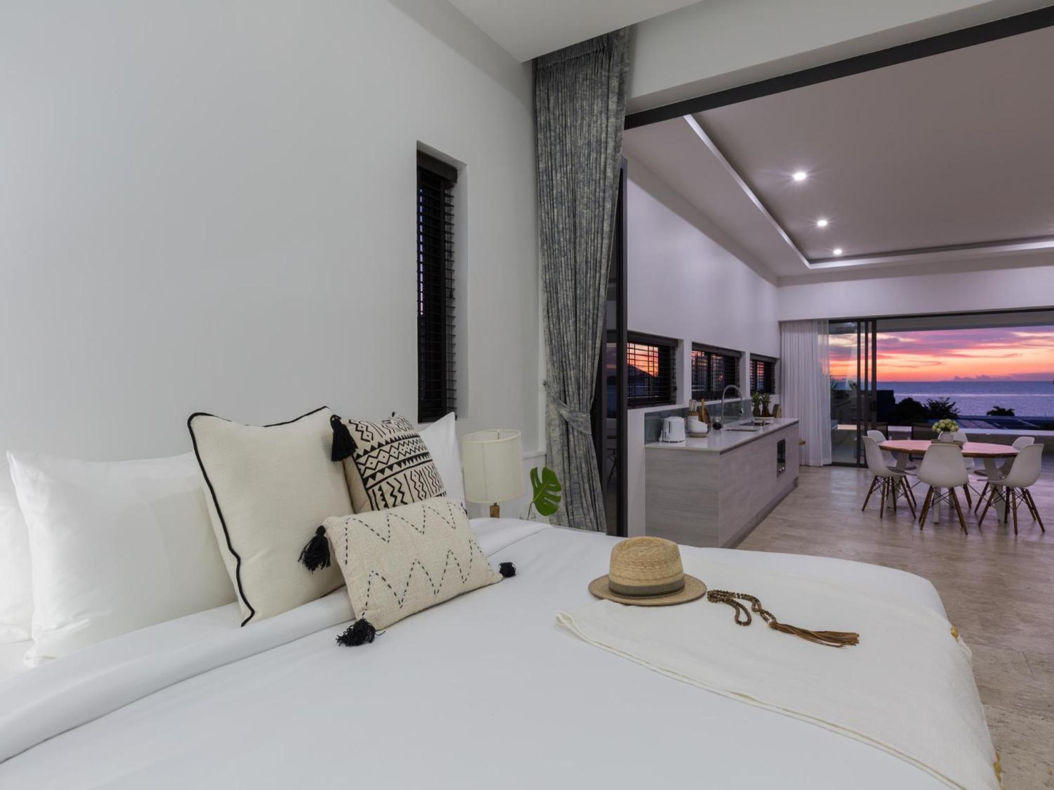 Three-Bedroom Pool Suite with Seaview & Cinema - Photo 16