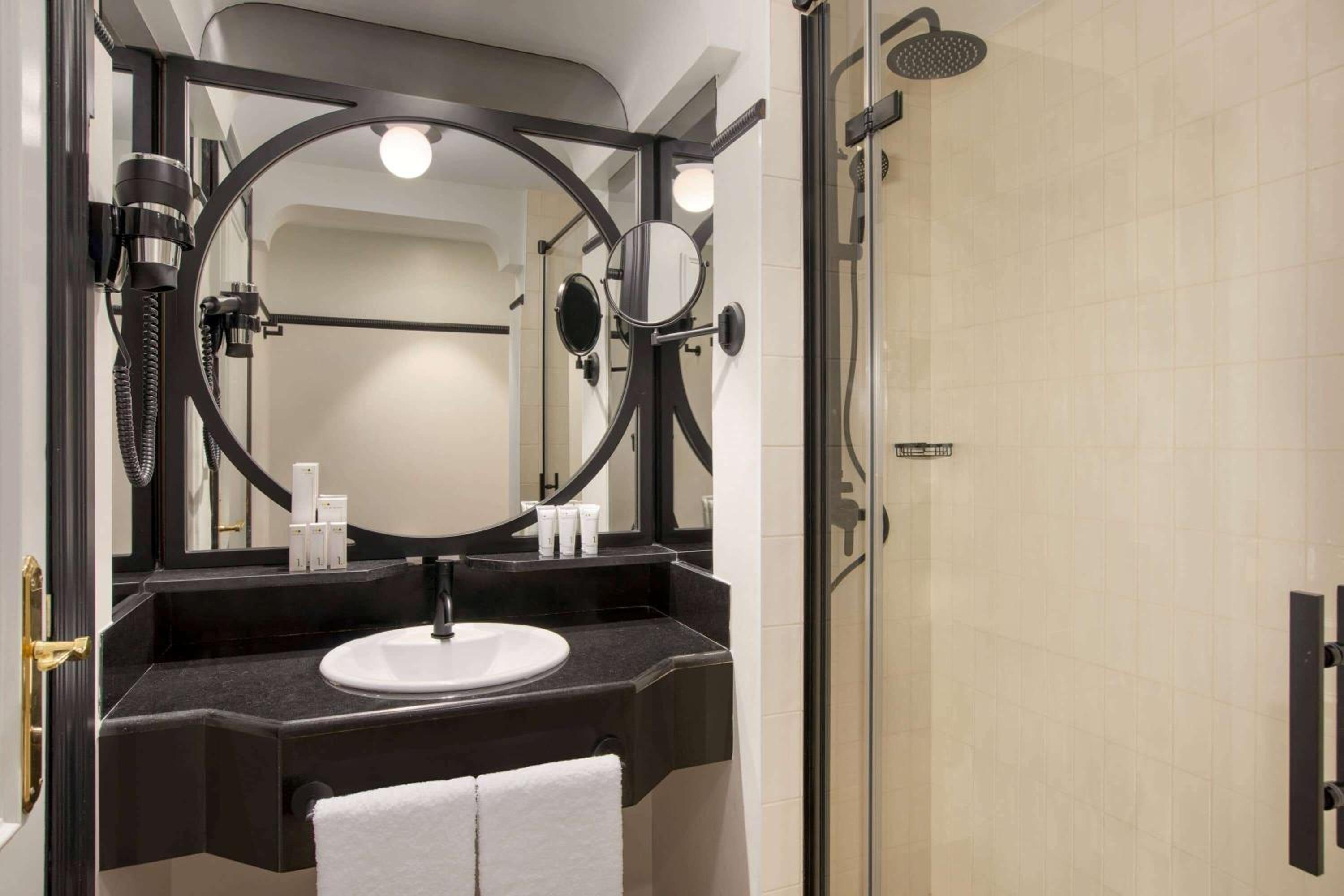 Executive Double Room - Non-Smoking - Photo 5