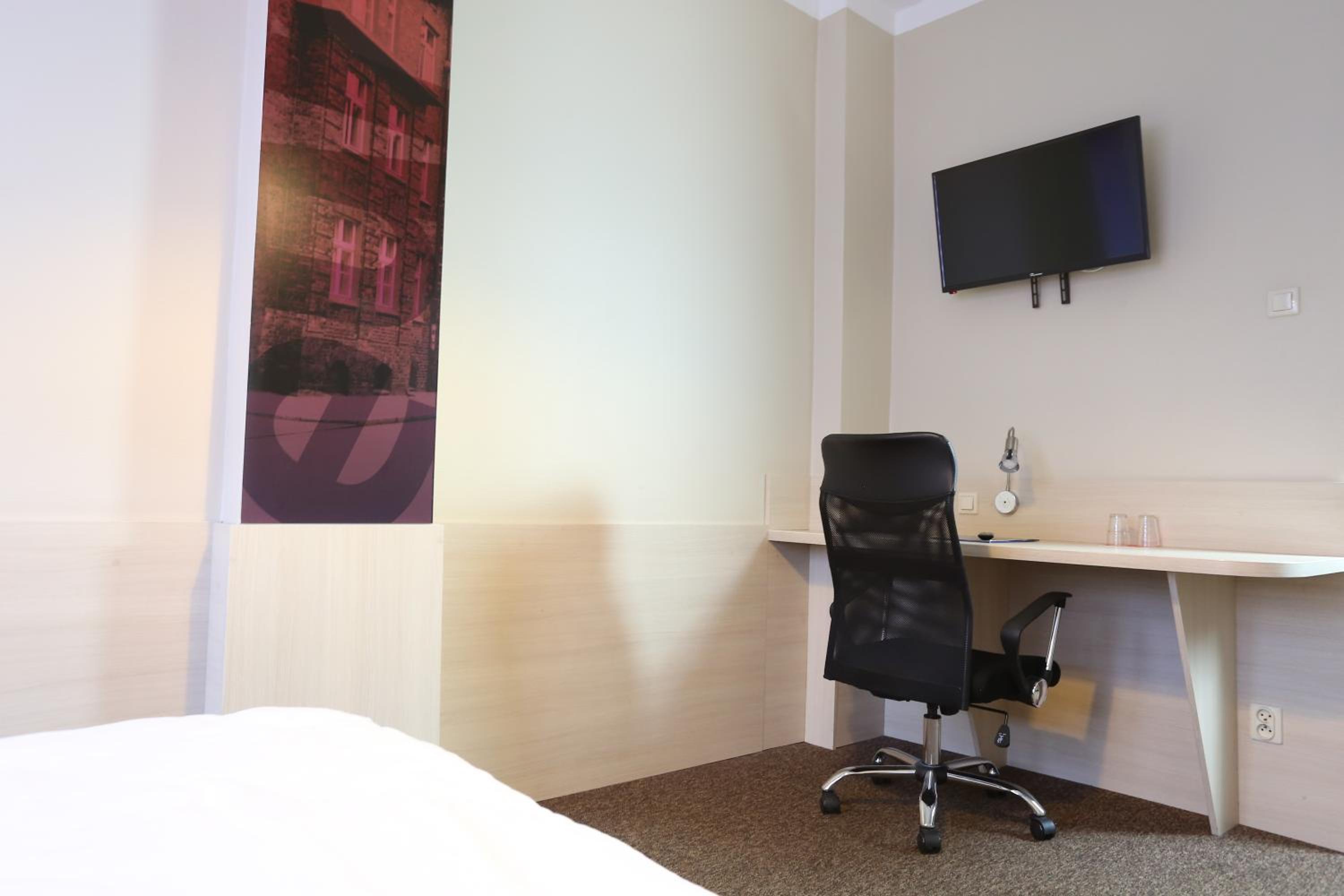 Standard Double Room - Photo 5