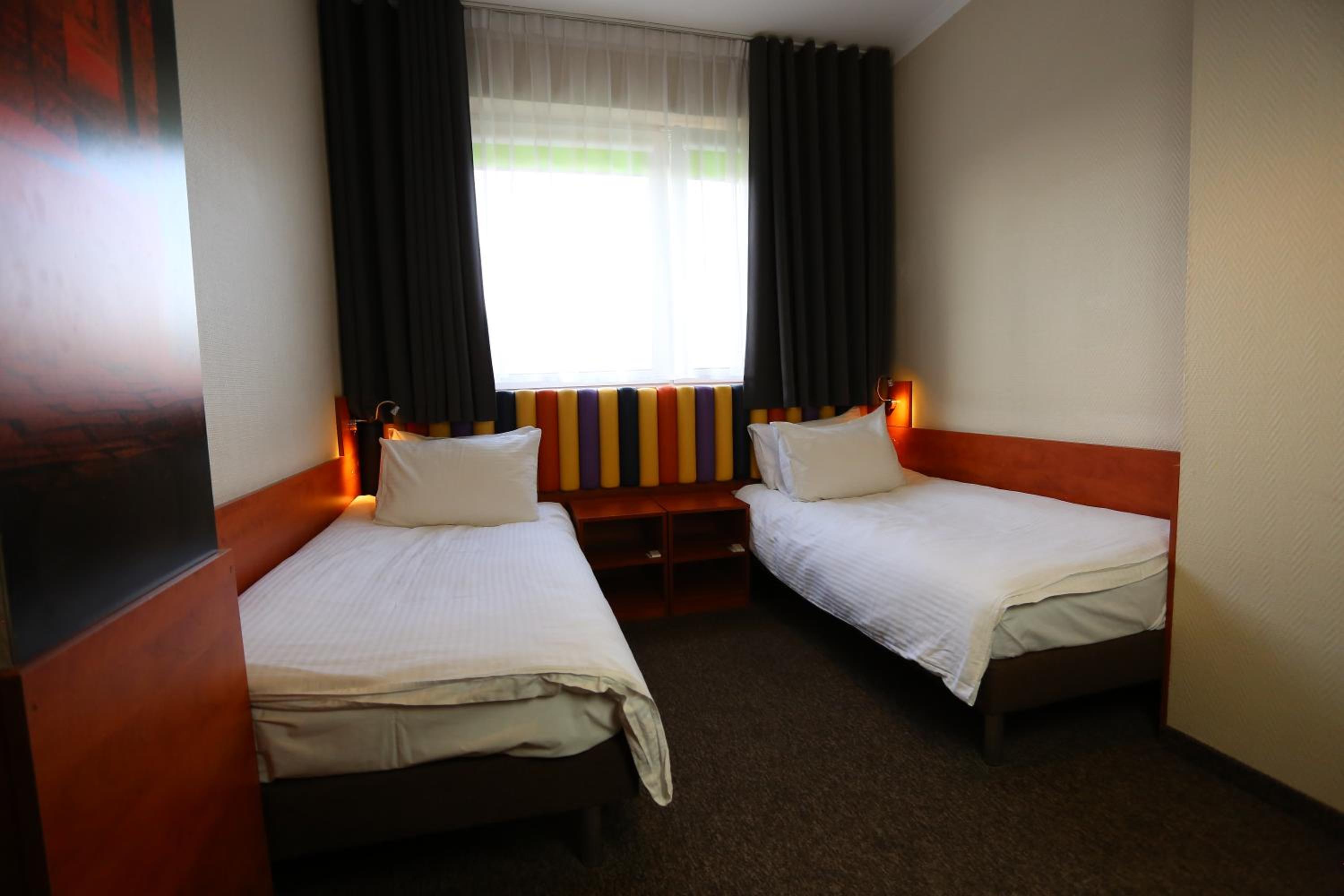 Standard Twin Room - Photo 1