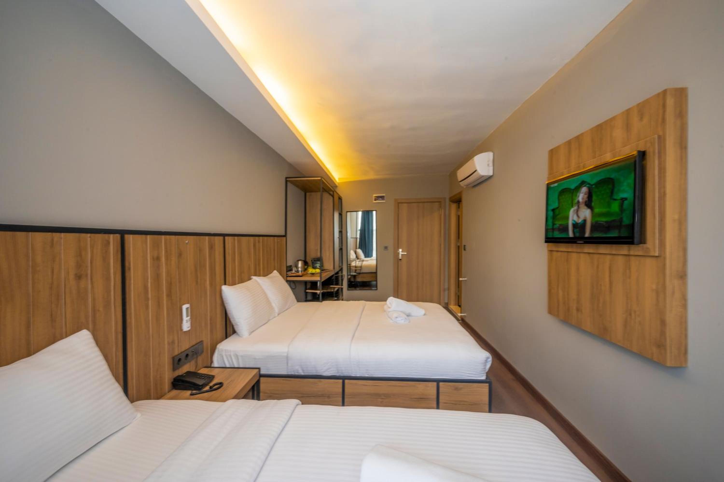 Deluxe Double or Twin Room - Photo 28