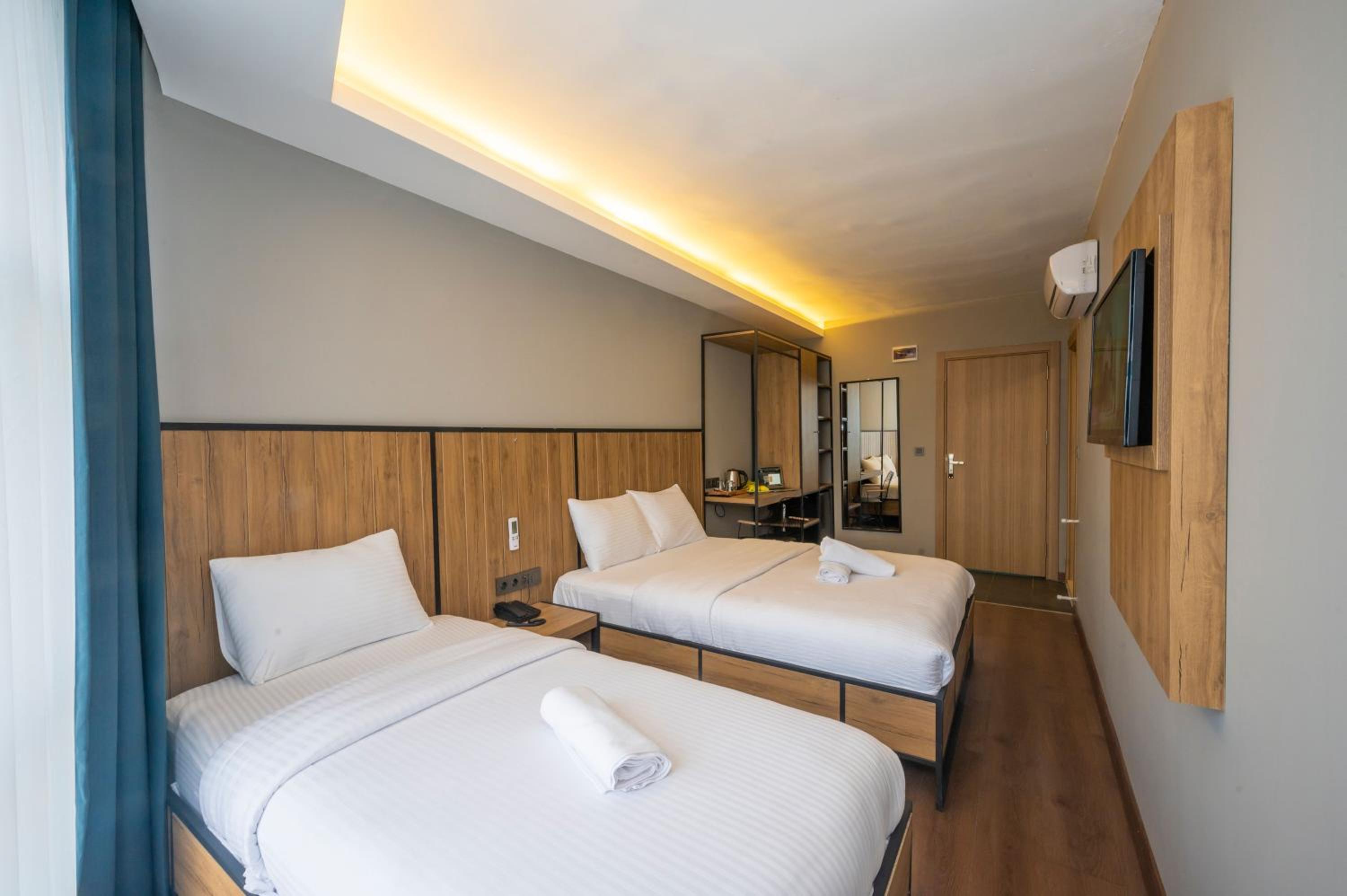 Deluxe Double or Twin Room - Photo 21
