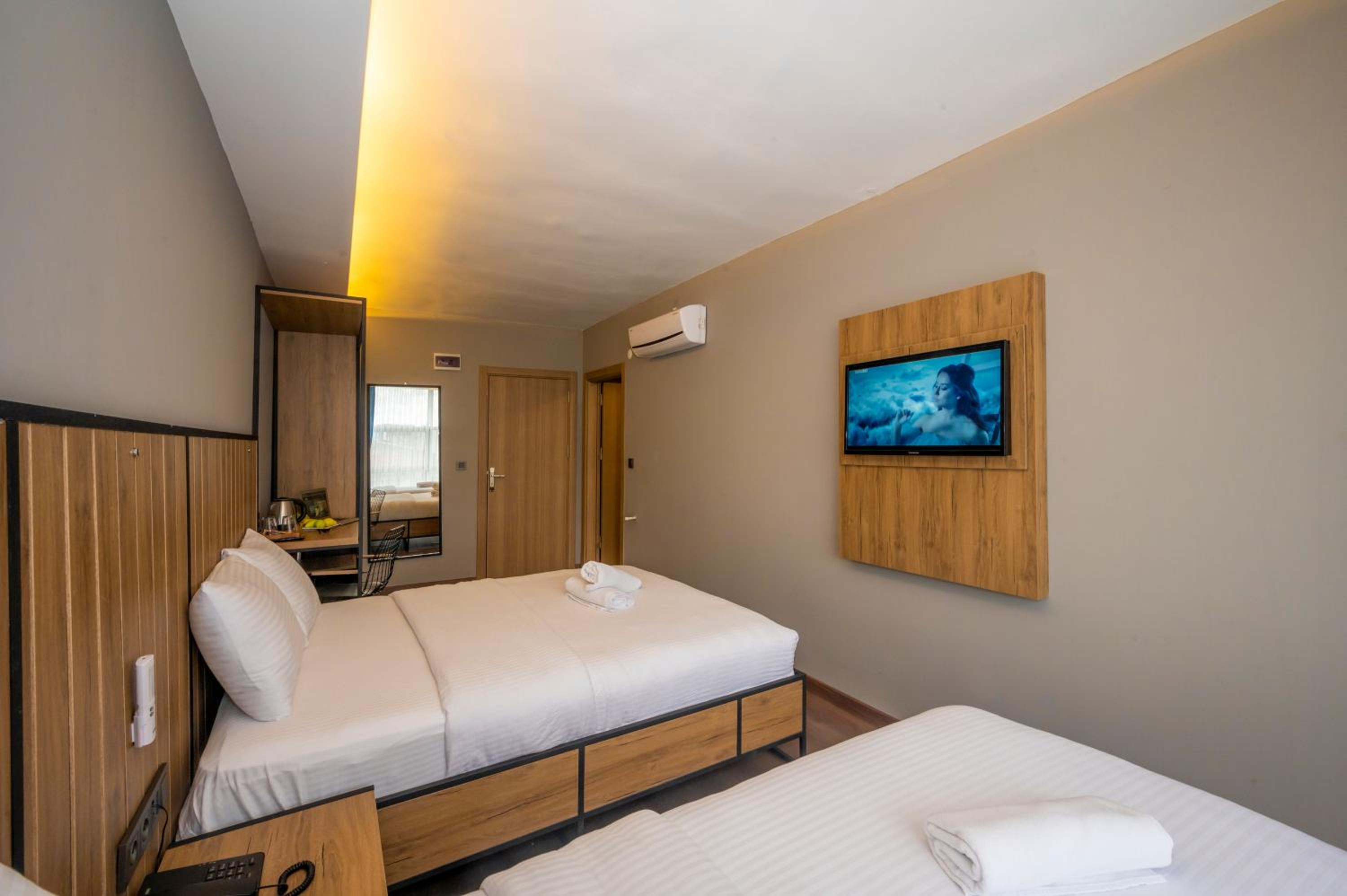 Deluxe Double or Twin Room - Photo 22