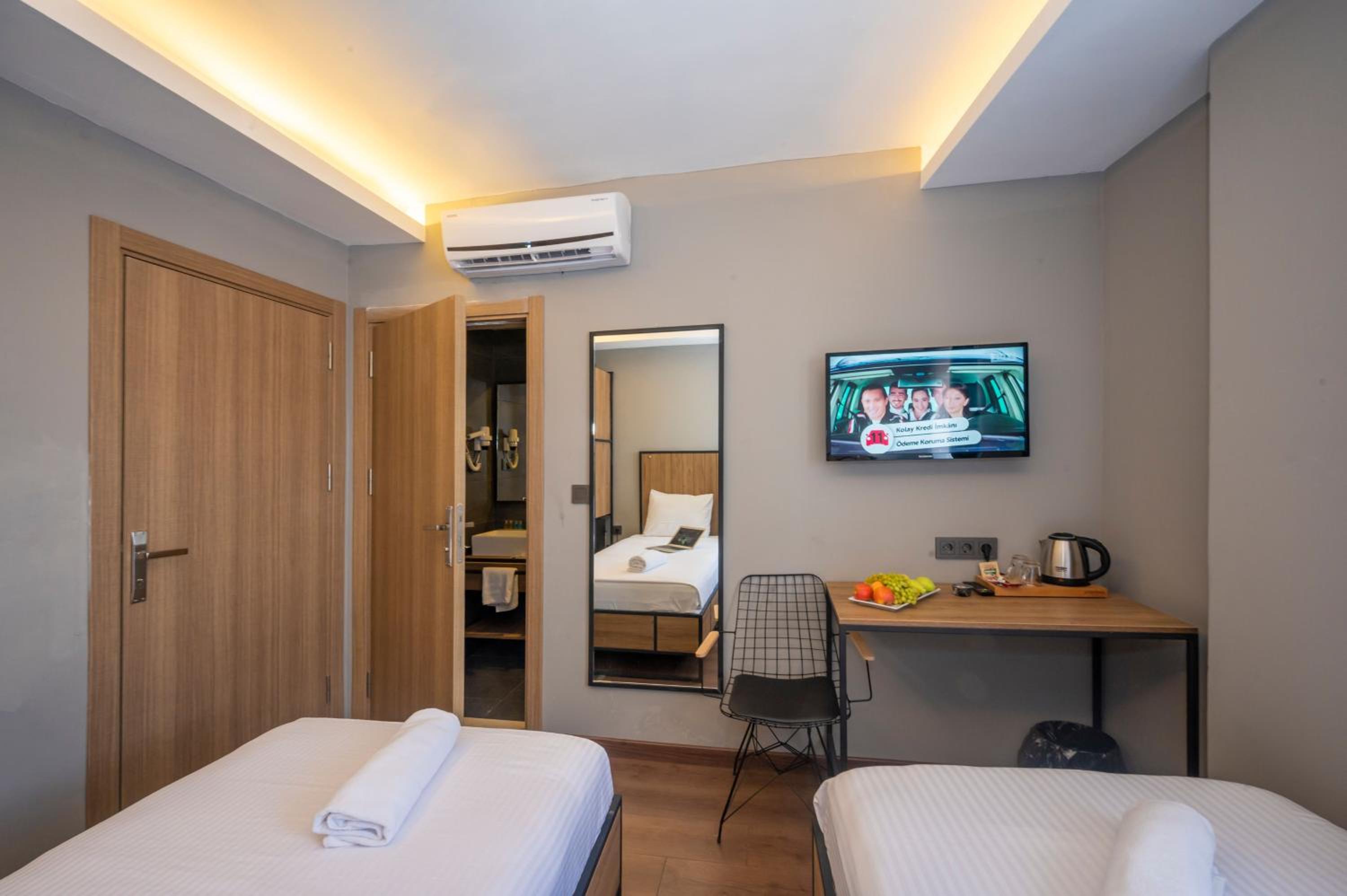 Deluxe Double or Twin Room - Photo 26
