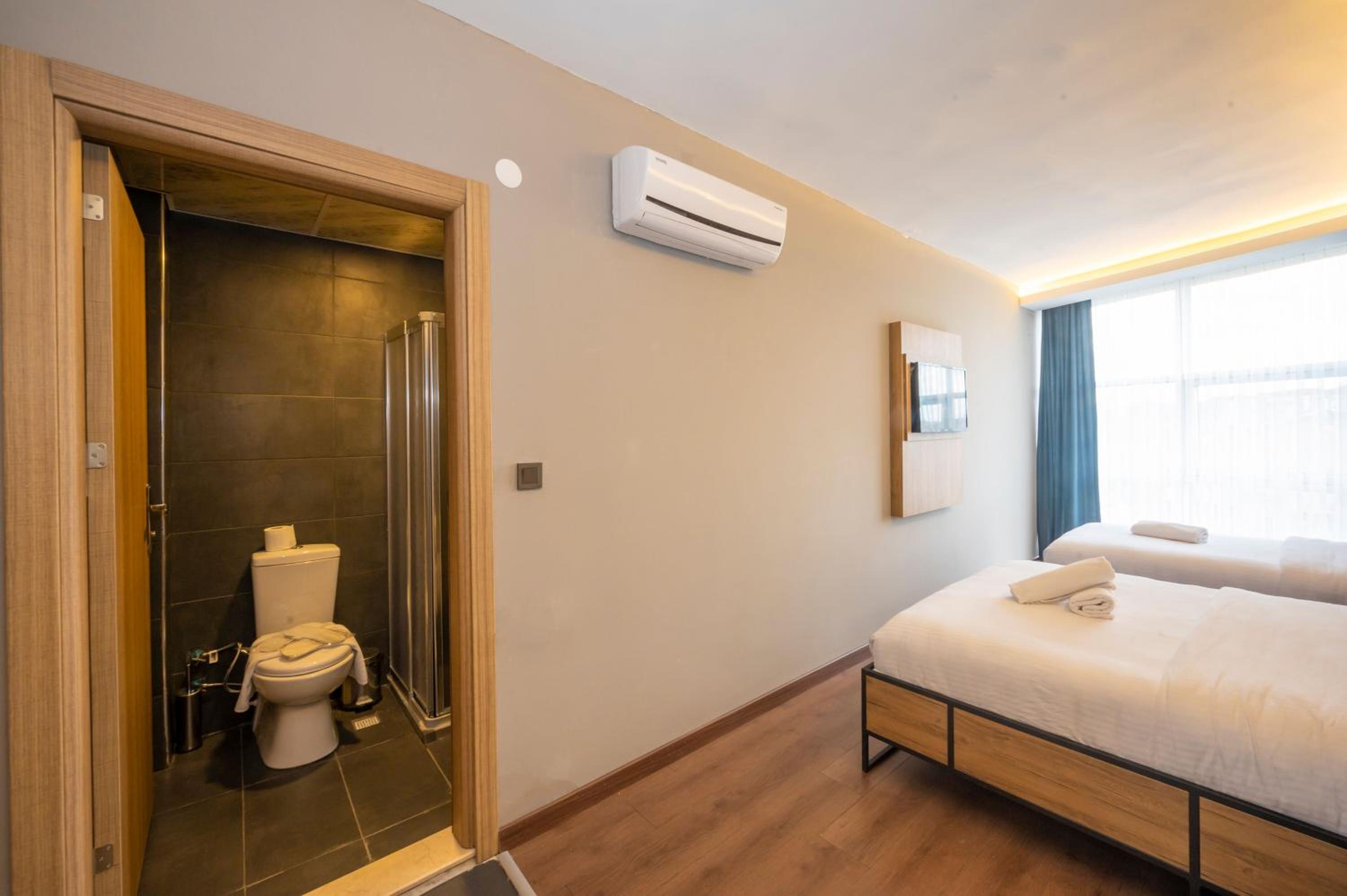 Deluxe Double or Twin Room - Photo 27