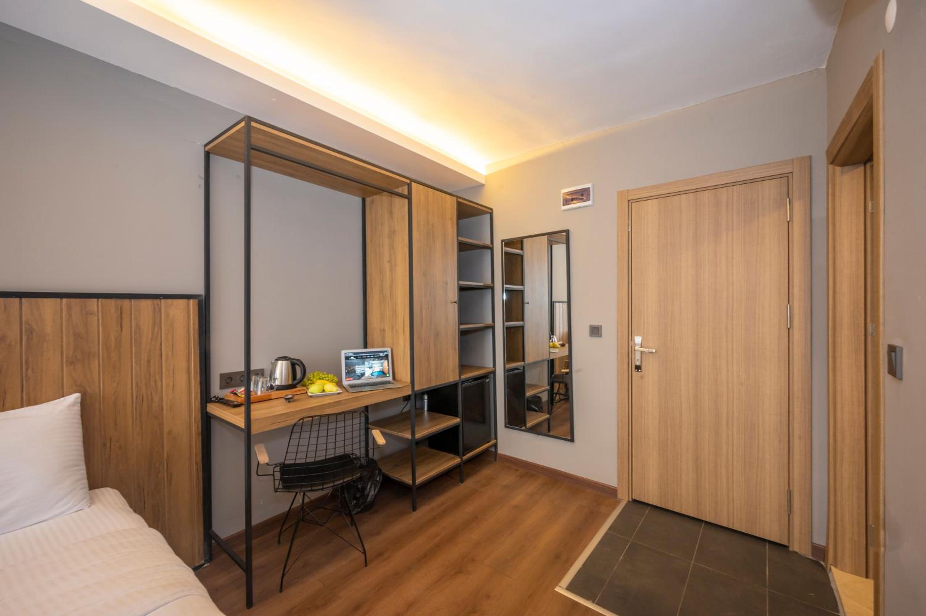 Deluxe Double or Twin Room - Photo 17