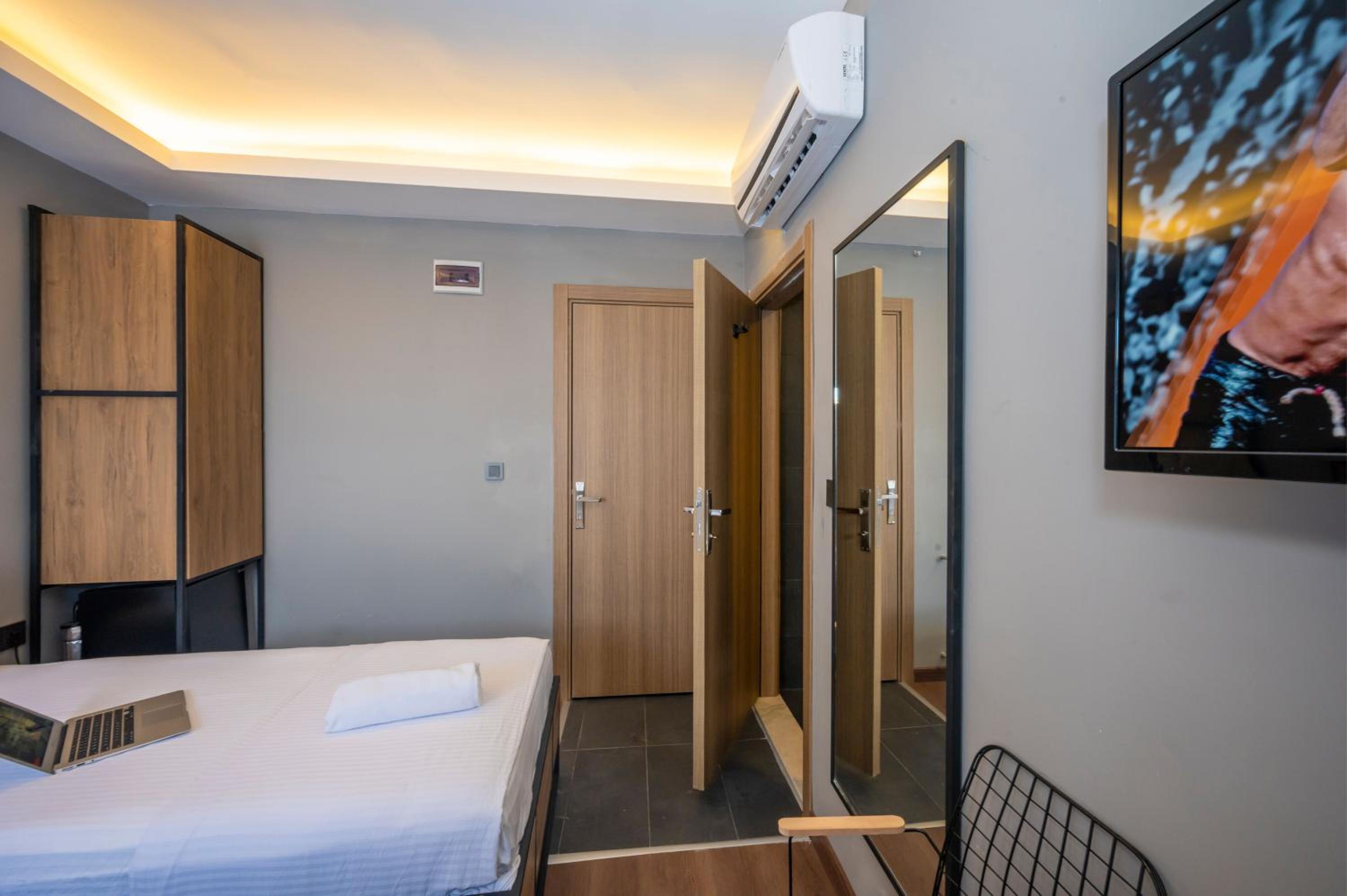 Deluxe Double or Twin Room - Photo 20