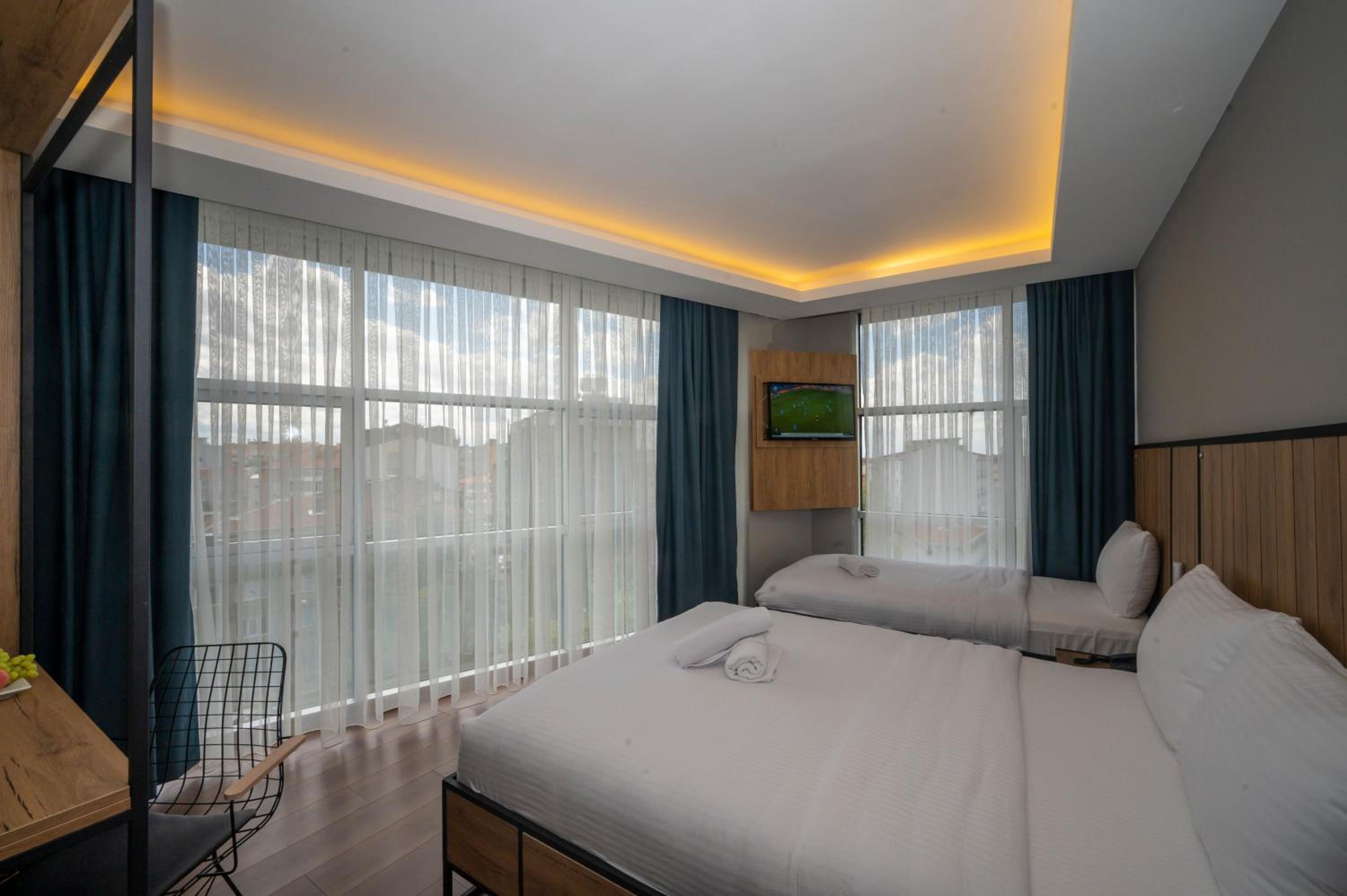 Deluxe Double or Twin Room - Photo 14