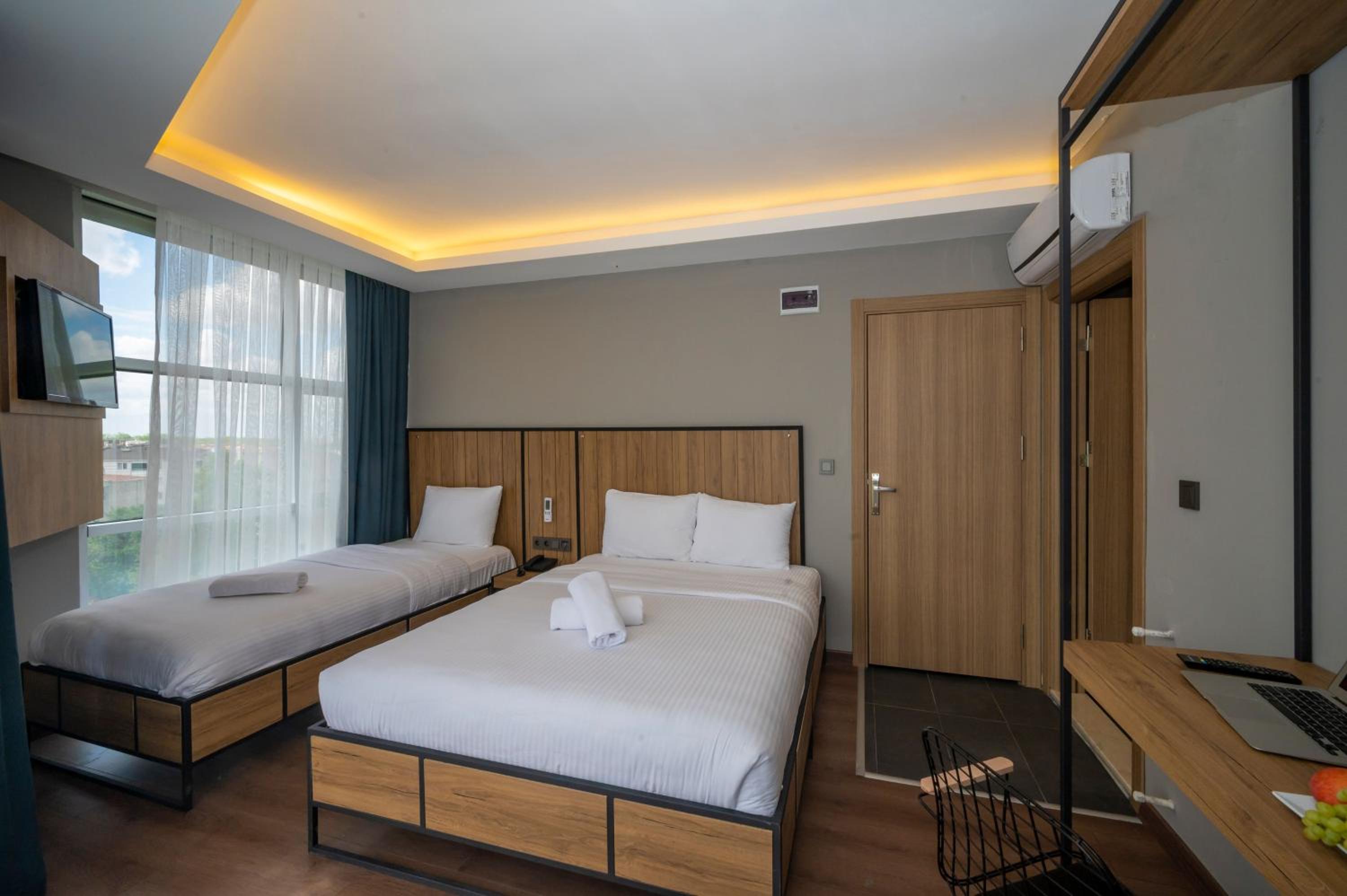 Deluxe Double or Twin Room - Photo 2