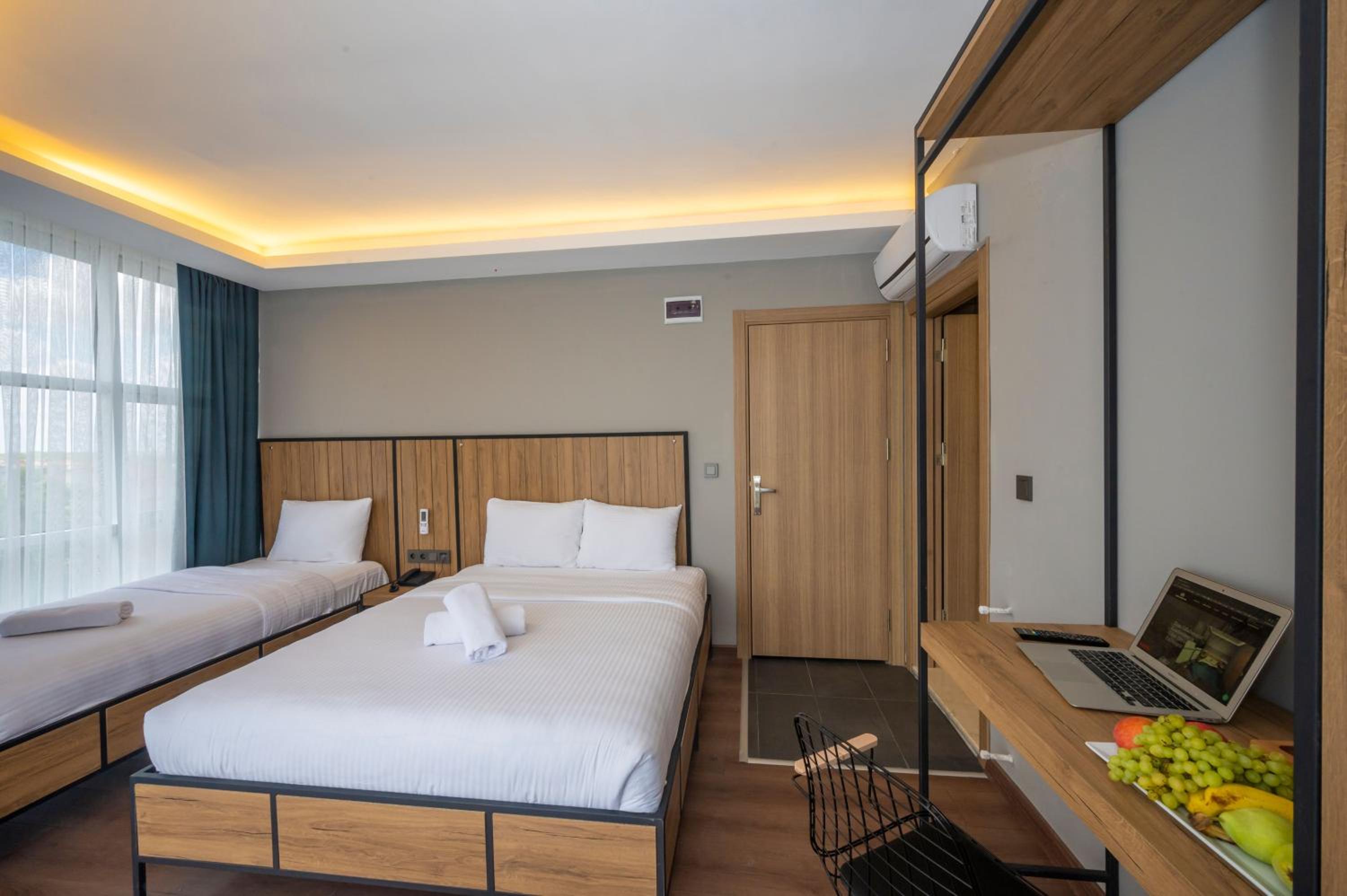 Deluxe Double or Twin Room - Photo 3