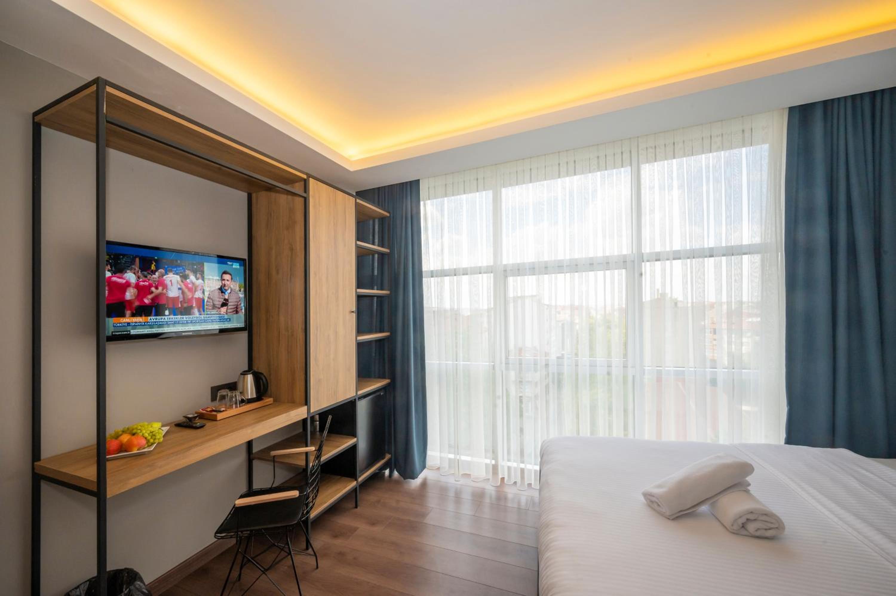 Deluxe Double or Twin Room - Photo 6