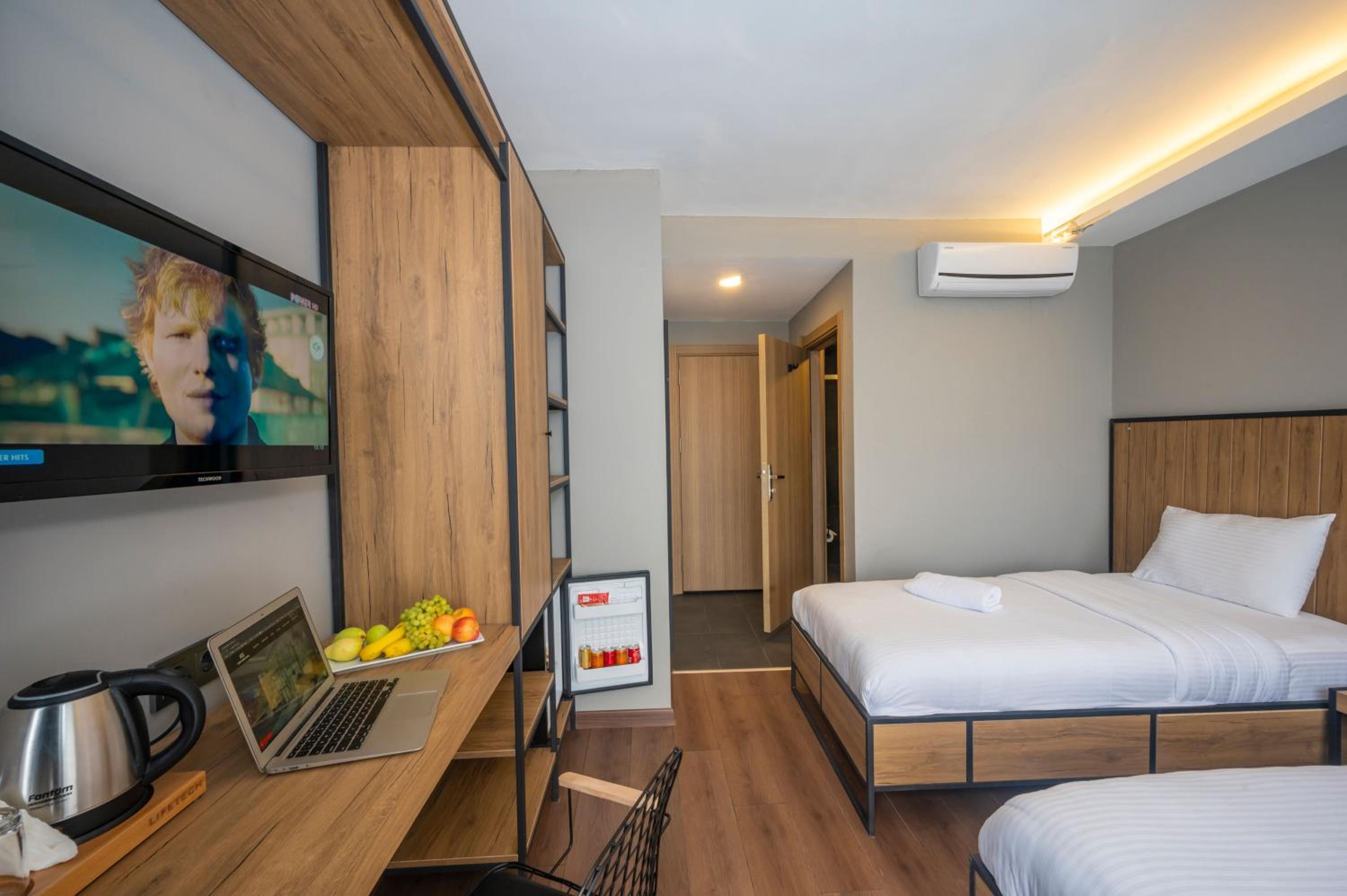 Deluxe Double or Twin Room - Photo 33