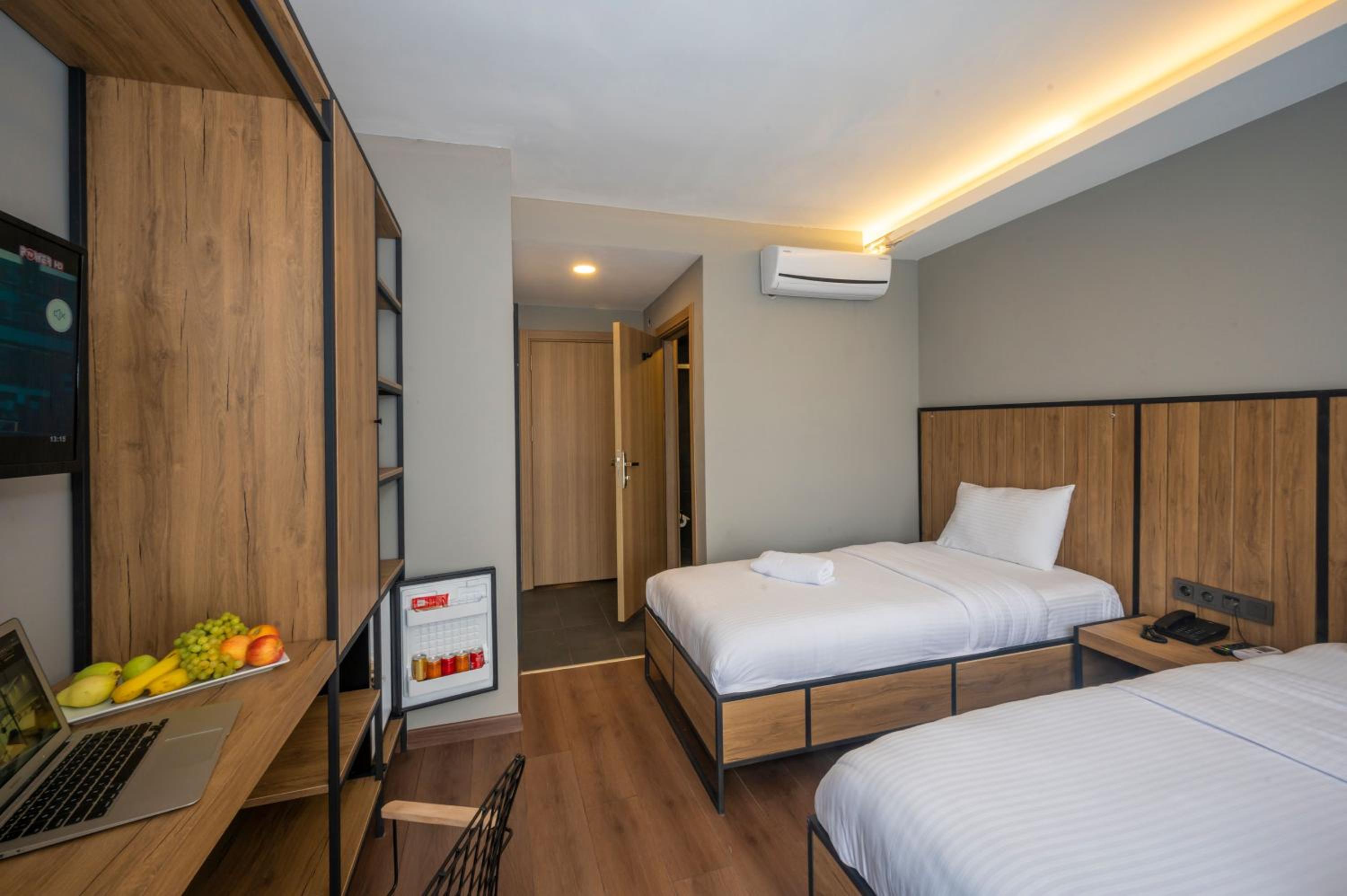 Deluxe Double or Twin Room - Photo 32