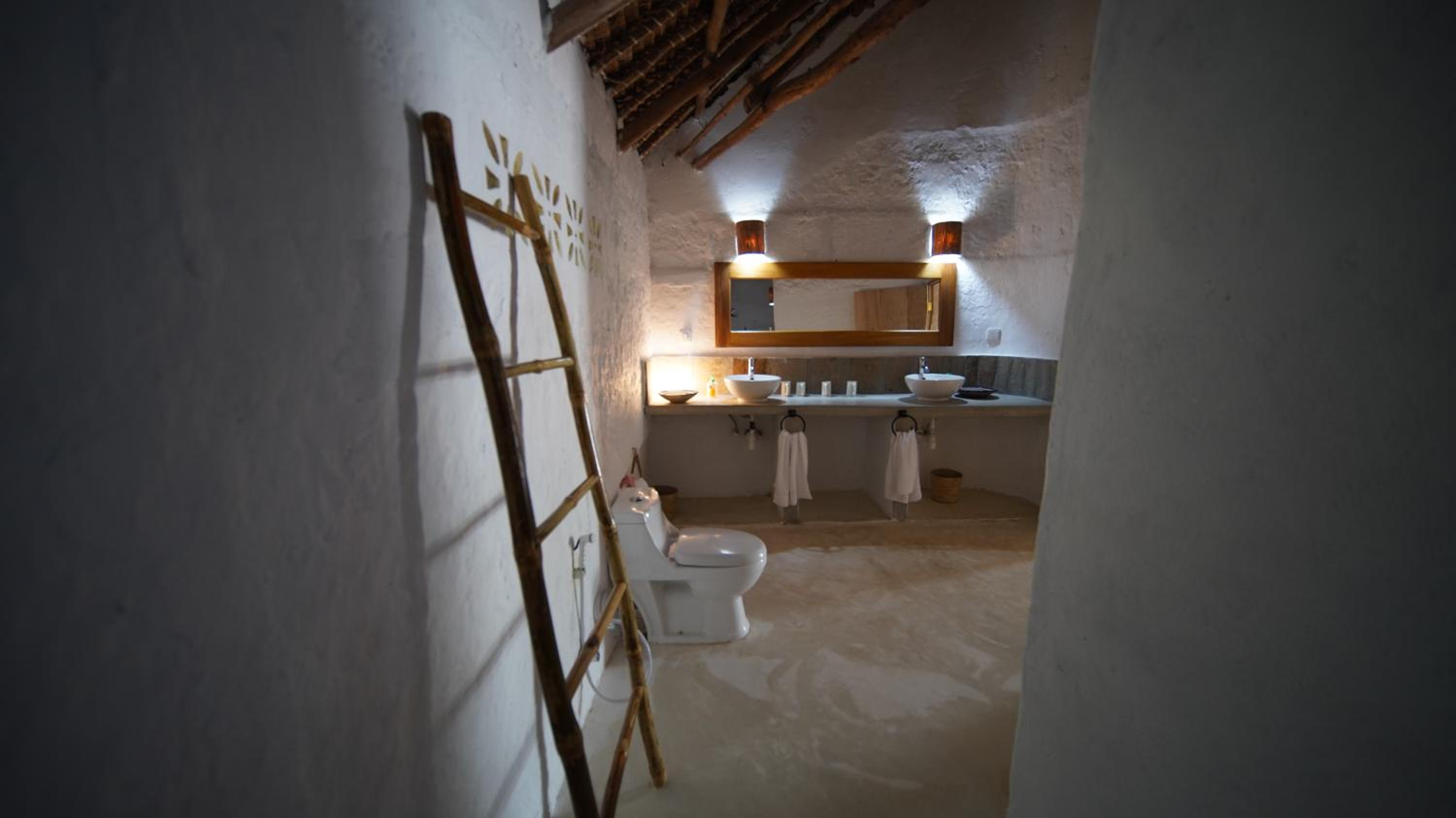 Family Room with Bathroom photo 2