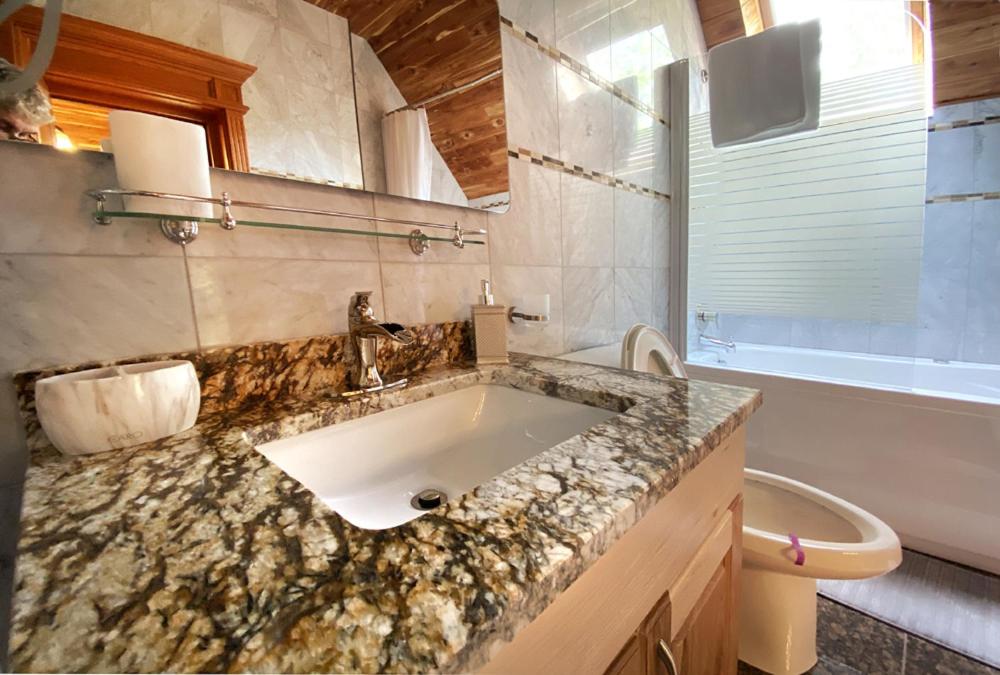 Deluxe Queen Room - Photo 3