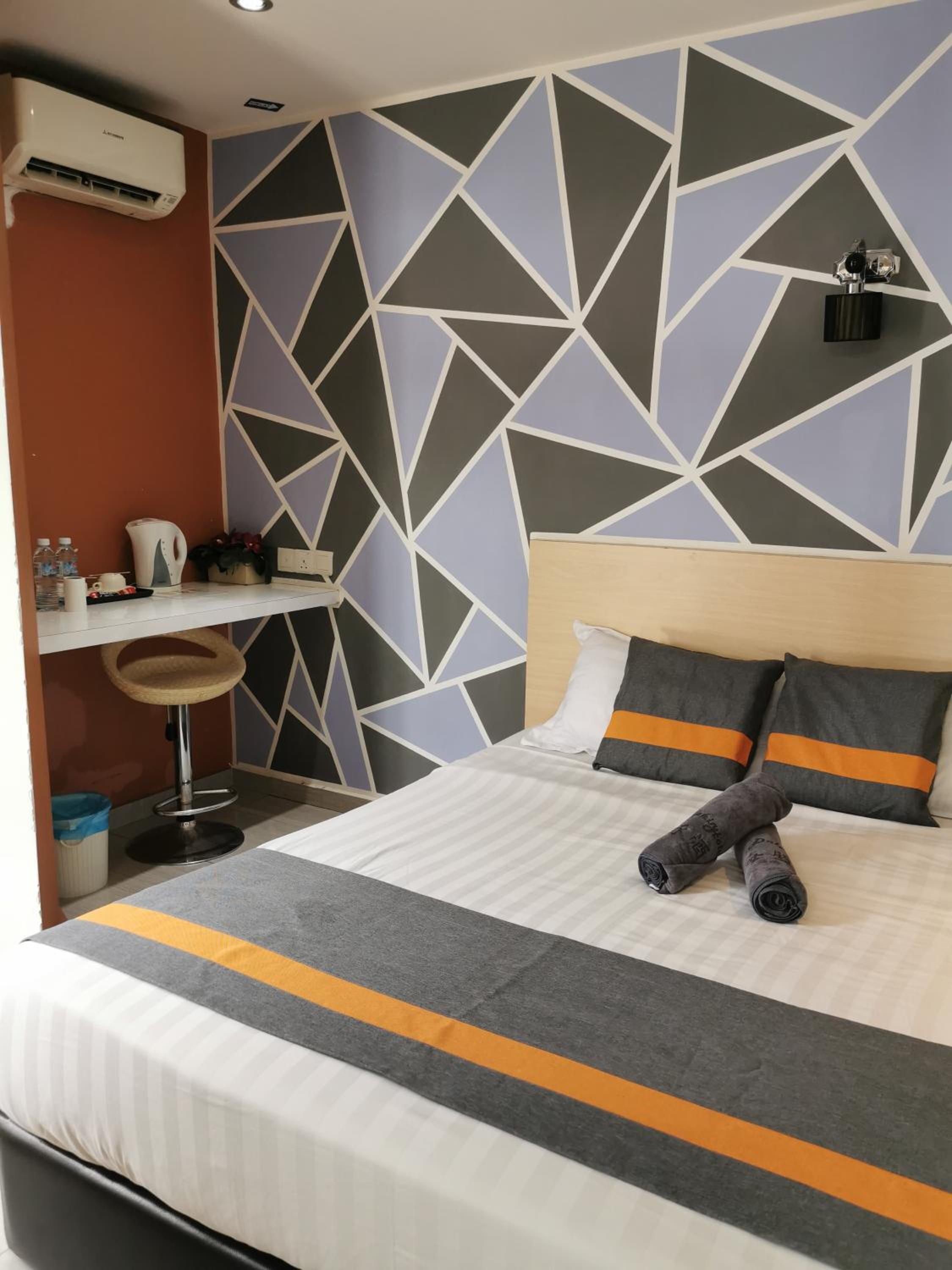 Deluxe King Room - Photo 2
