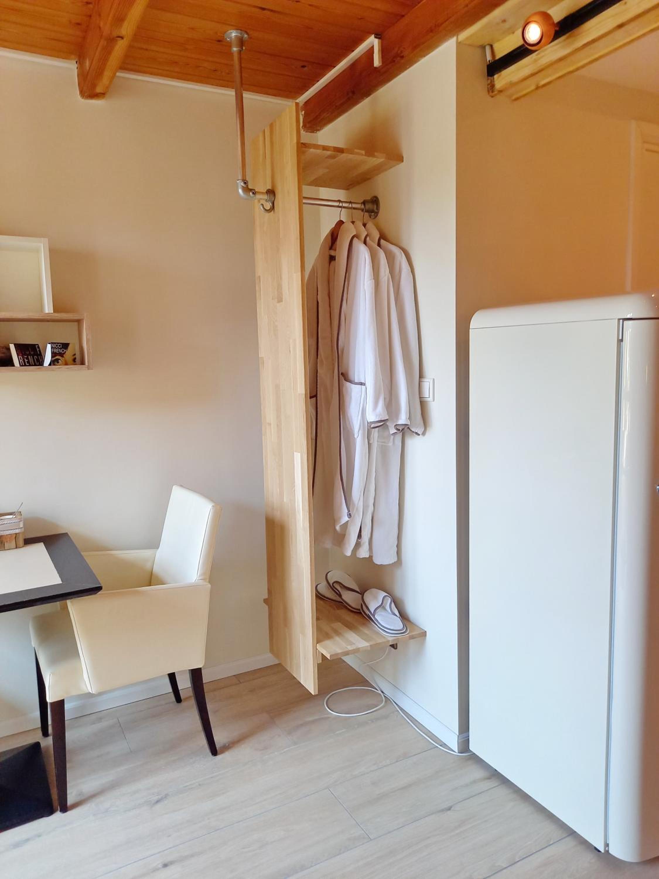 One-Bedroom Apartment - Photo 14