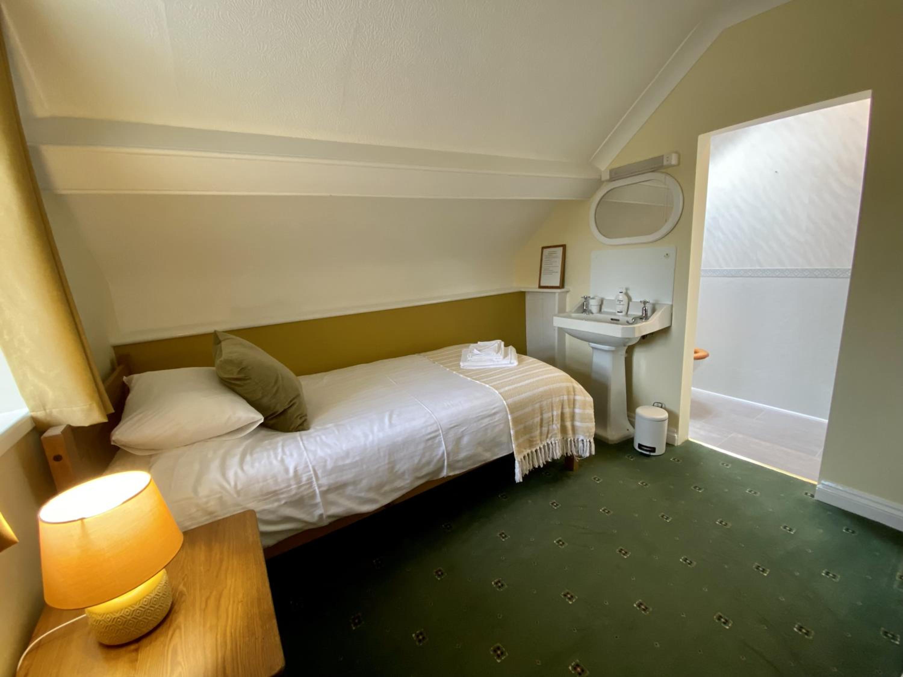 Single Room photo 3