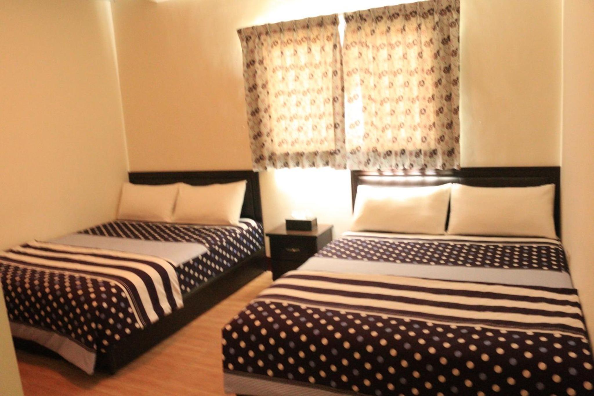 Quadruple Room with Private Bathroom photo 1