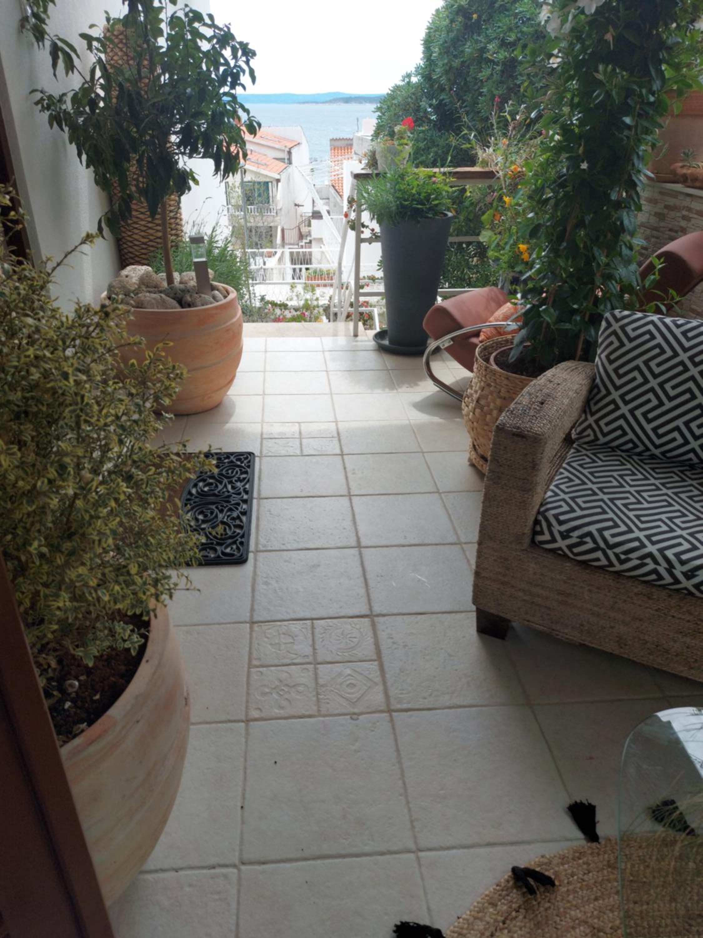 One-Bedroom Apartment - Photo 12