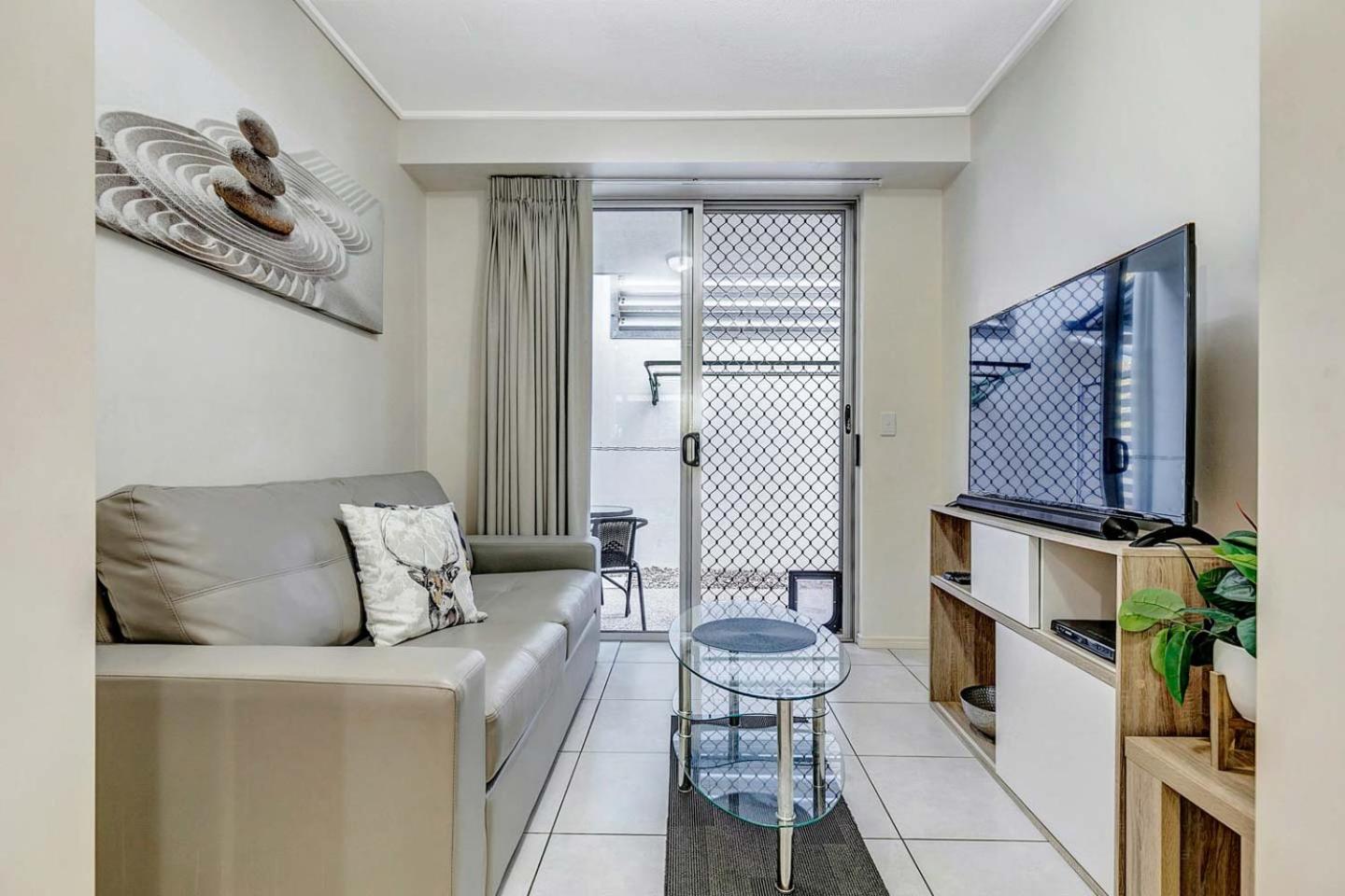 Two-Bedroom Apartment - Photo 2